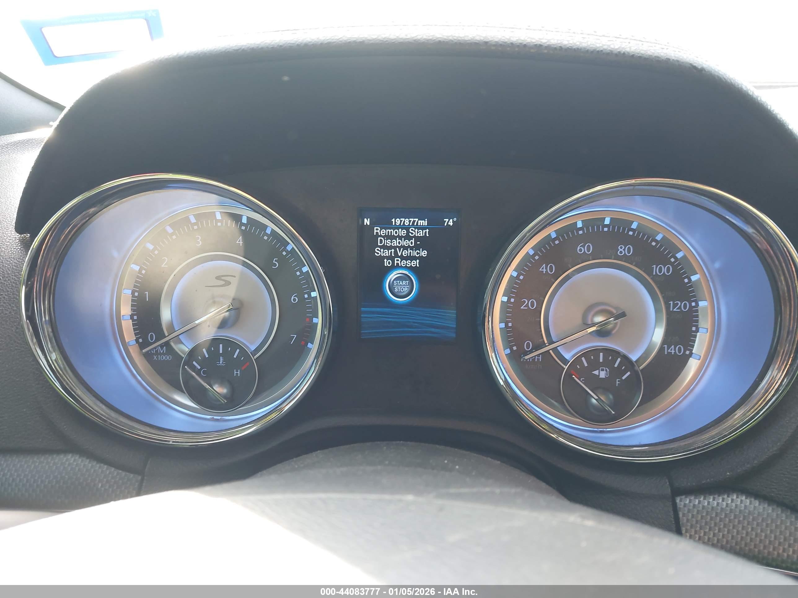 CHRYSLER 300 image 7