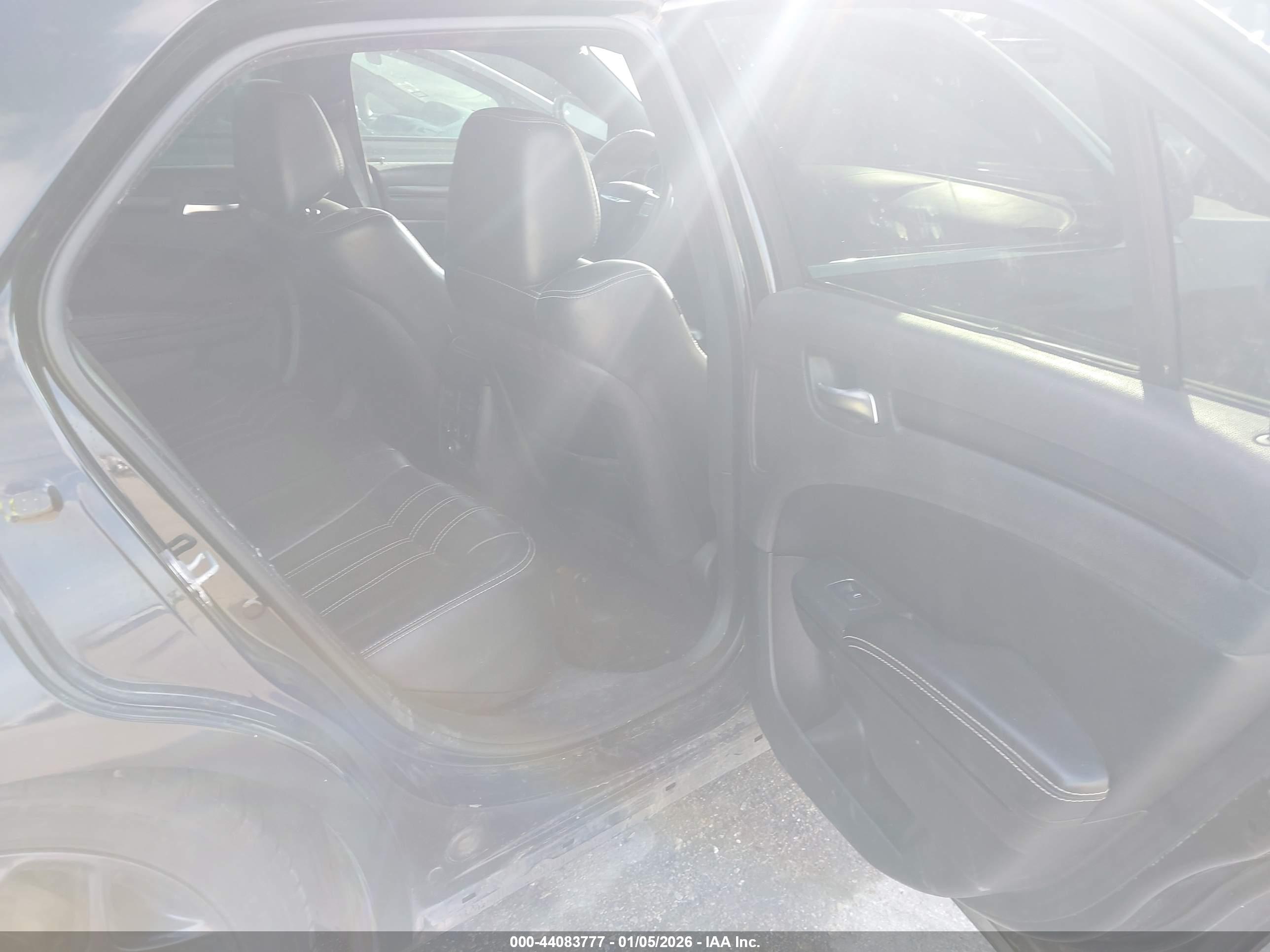 CHRYSLER 300 image 8