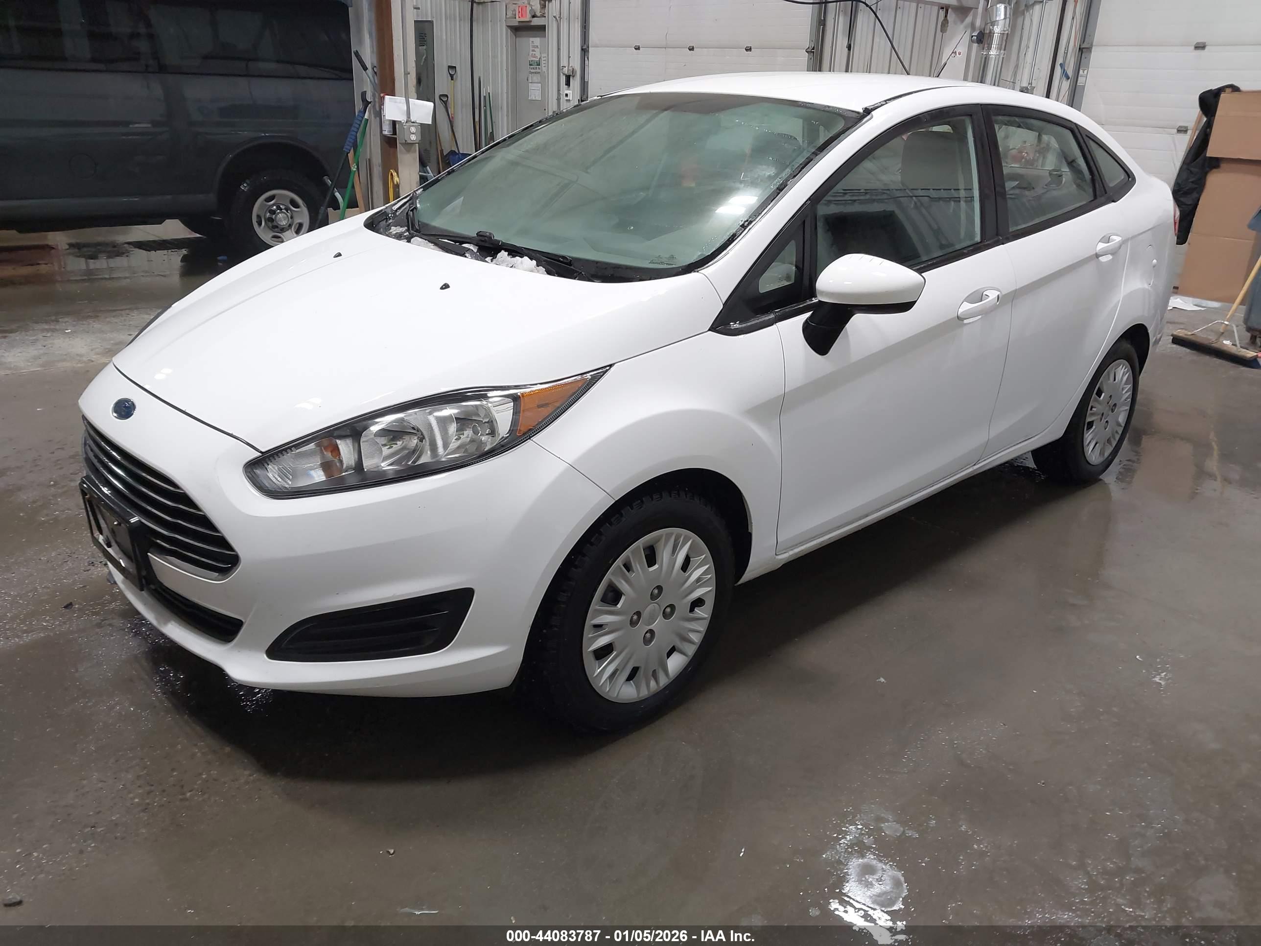 FORD FIESTA image 2