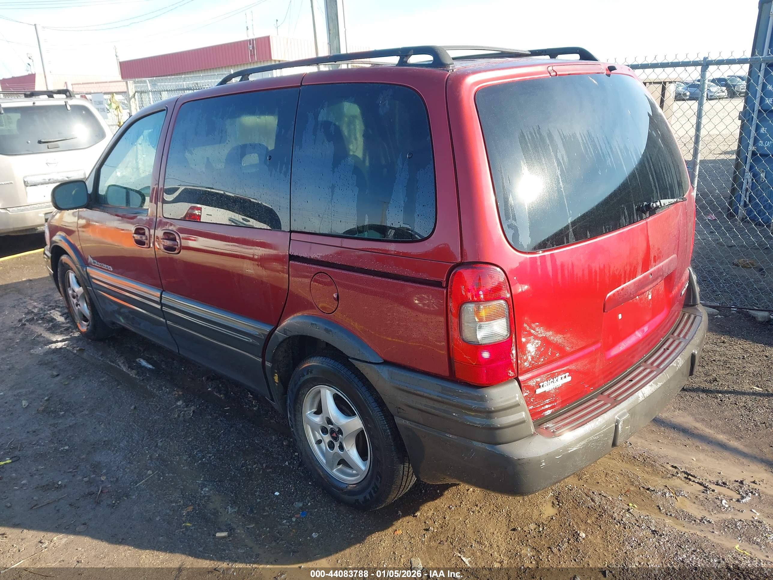 PONTIAC MONTANA image 3