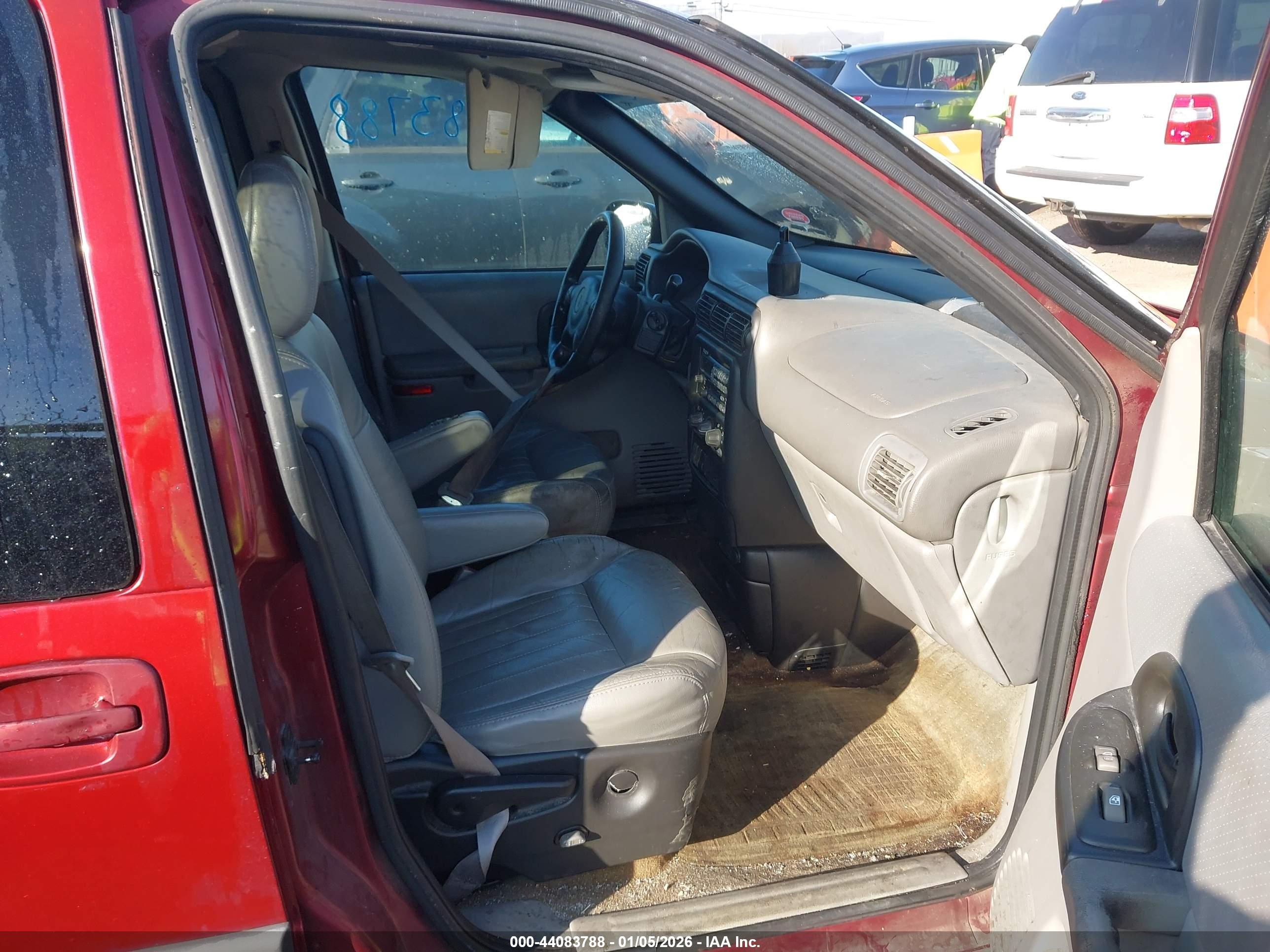 PONTIAC MONTANA image 5