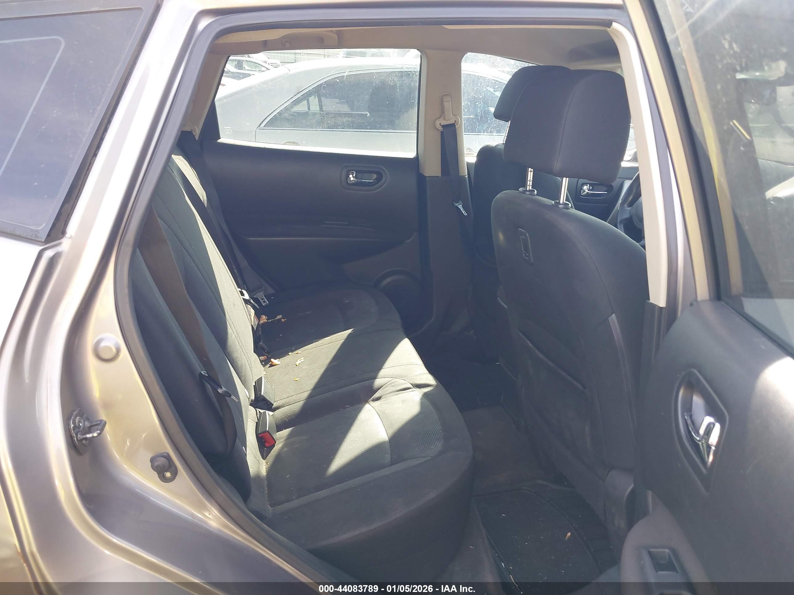 NISSAN ROGUE image 8