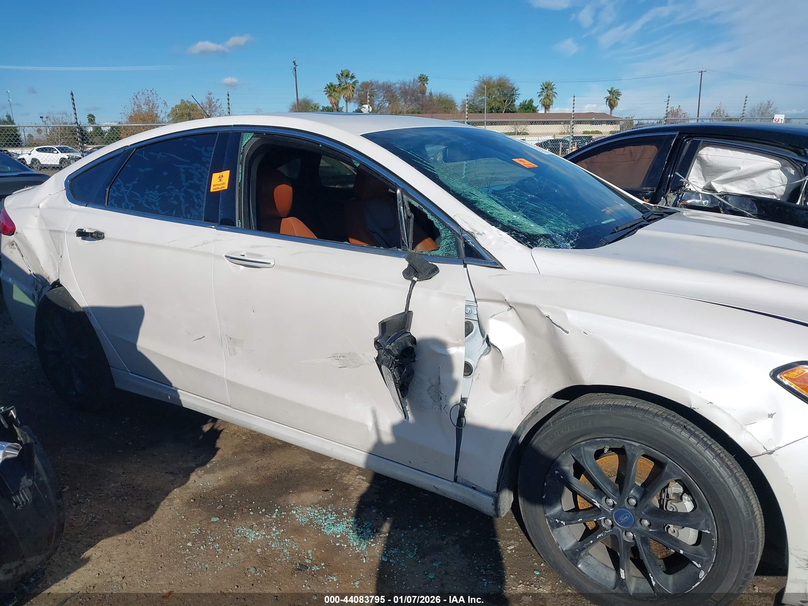 FORD FUSION image 6