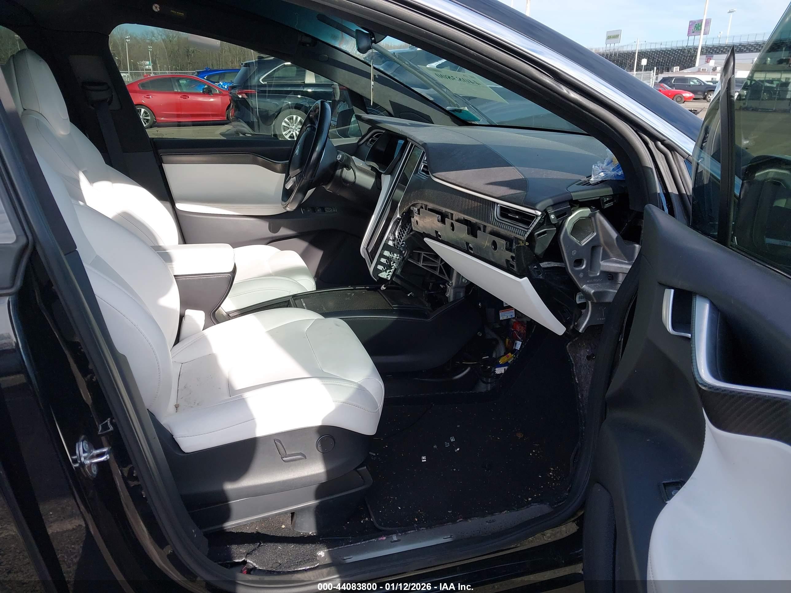 TESLA MODEL image 5