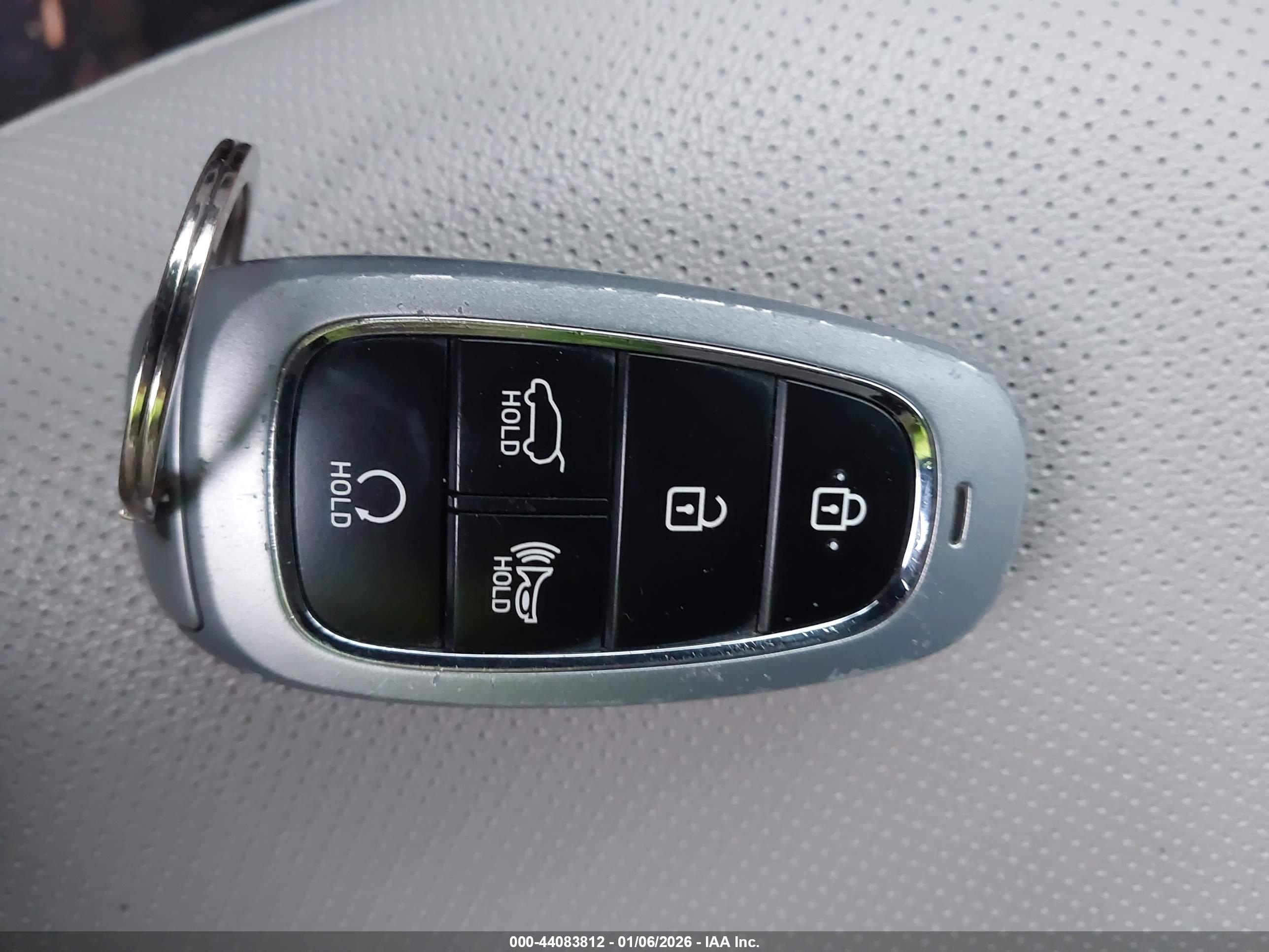 HYUNDAI TUCSON image 11