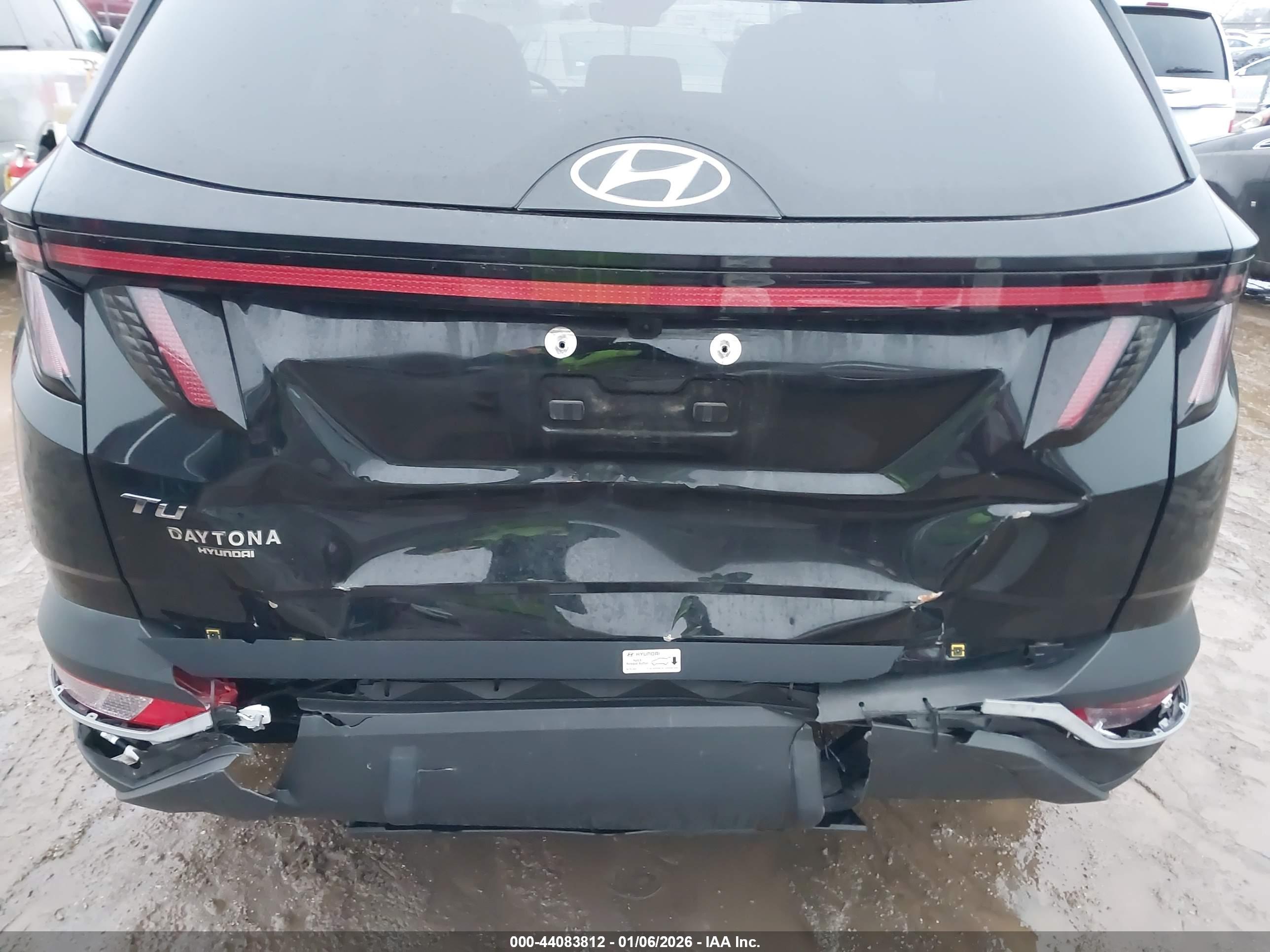 HYUNDAI TUCSON image 6