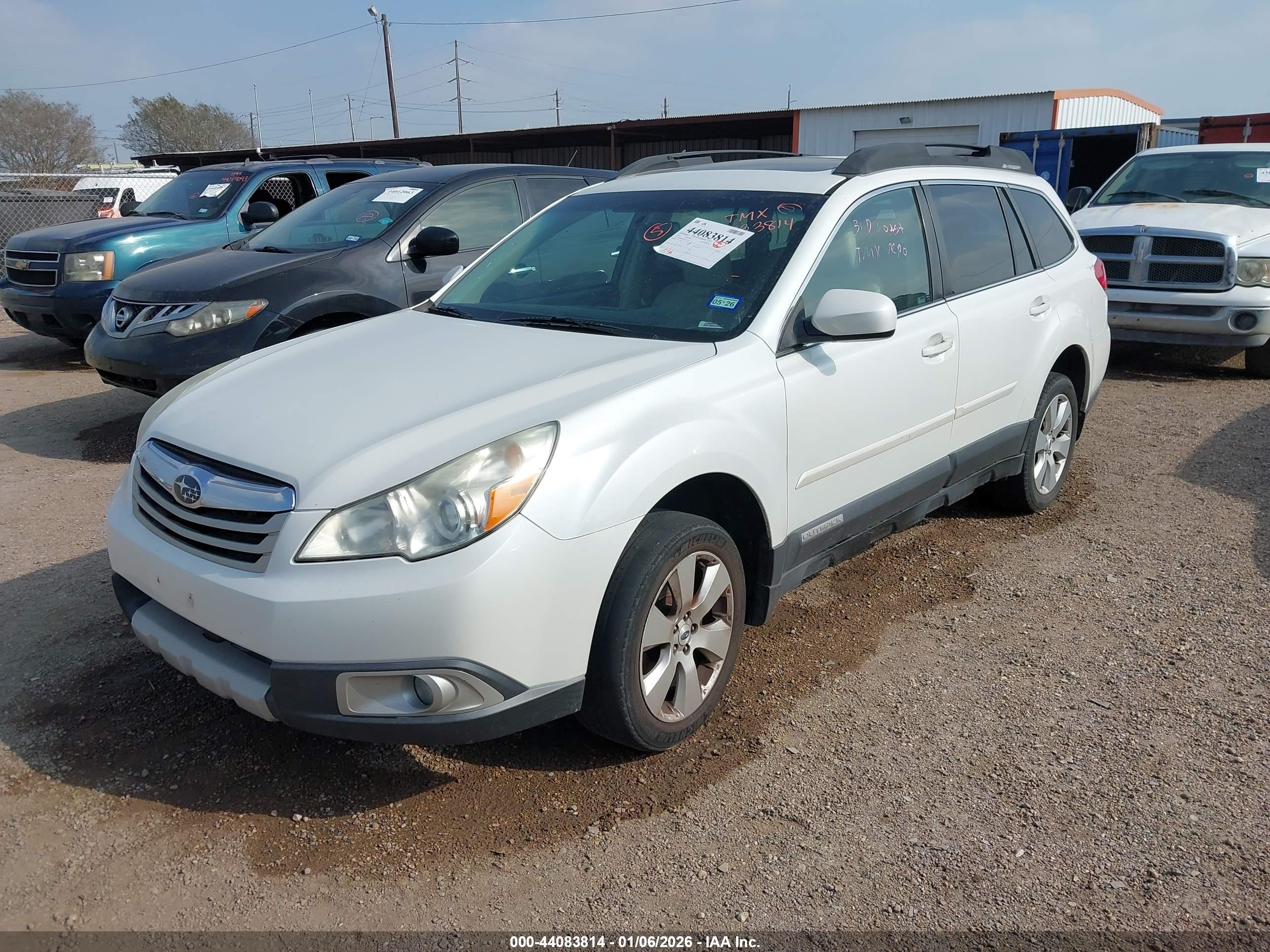 SUBARU OUTBACK image 2