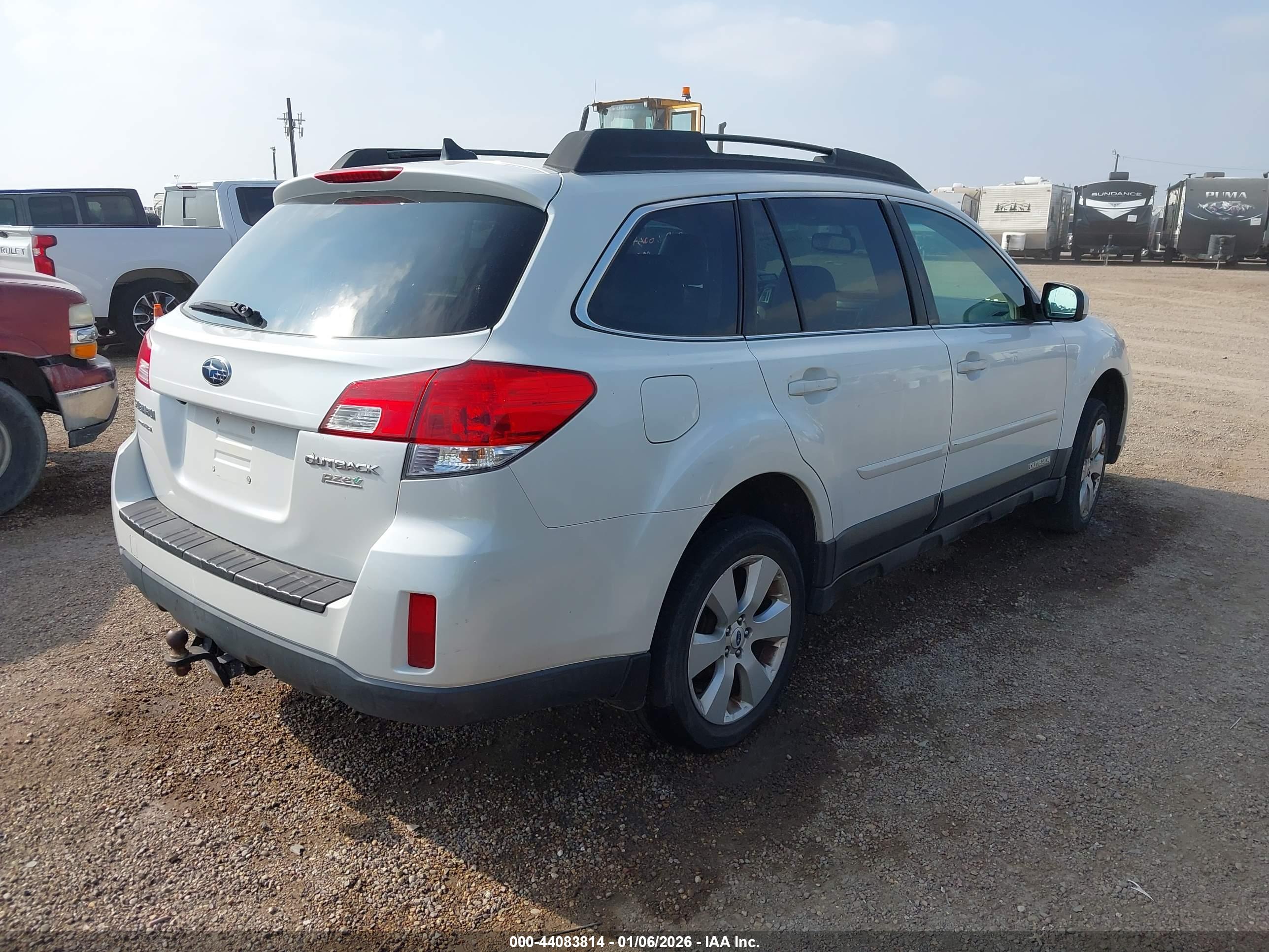 SUBARU OUTBACK image 4
