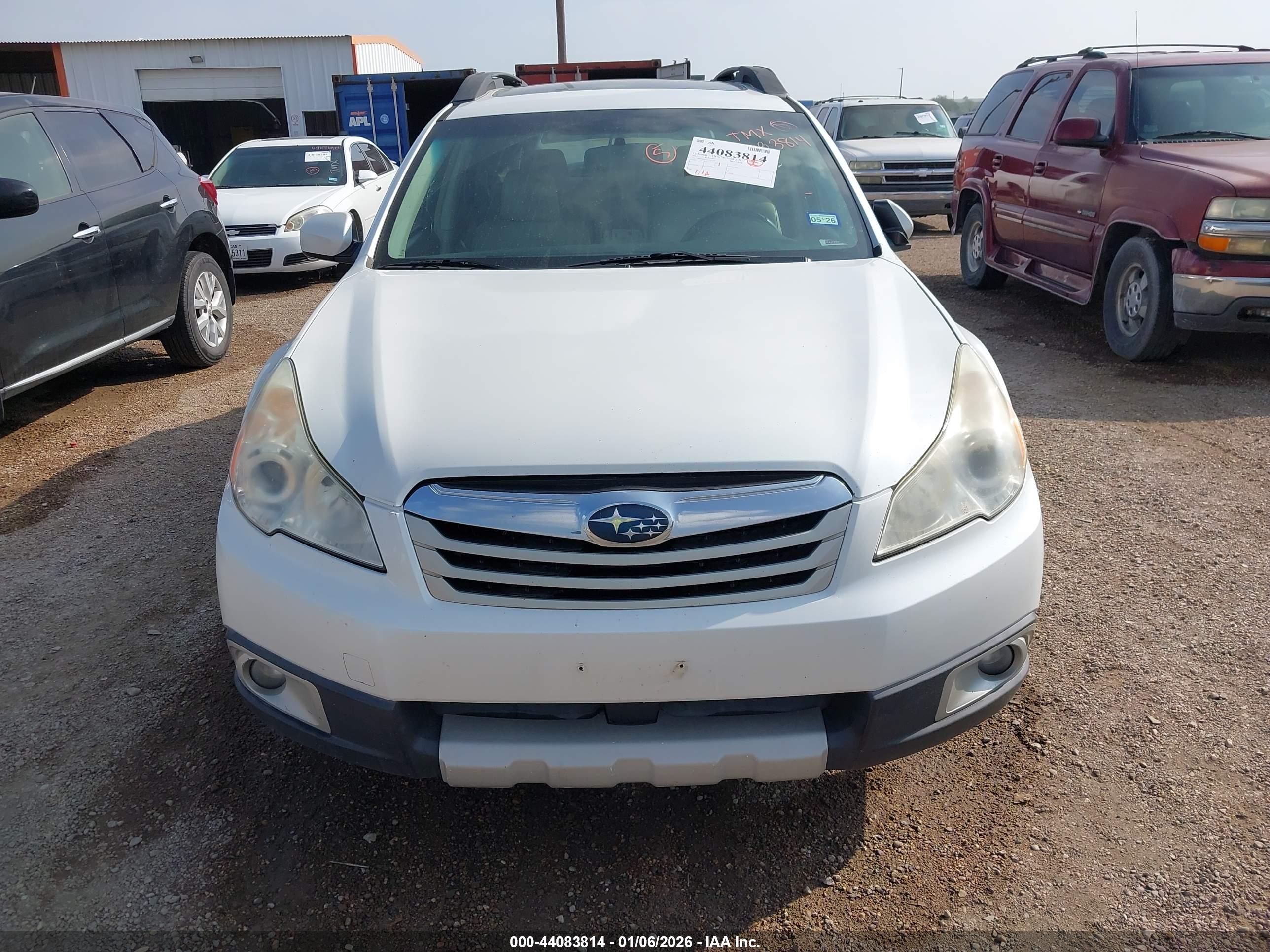 SUBARU OUTBACK image 6