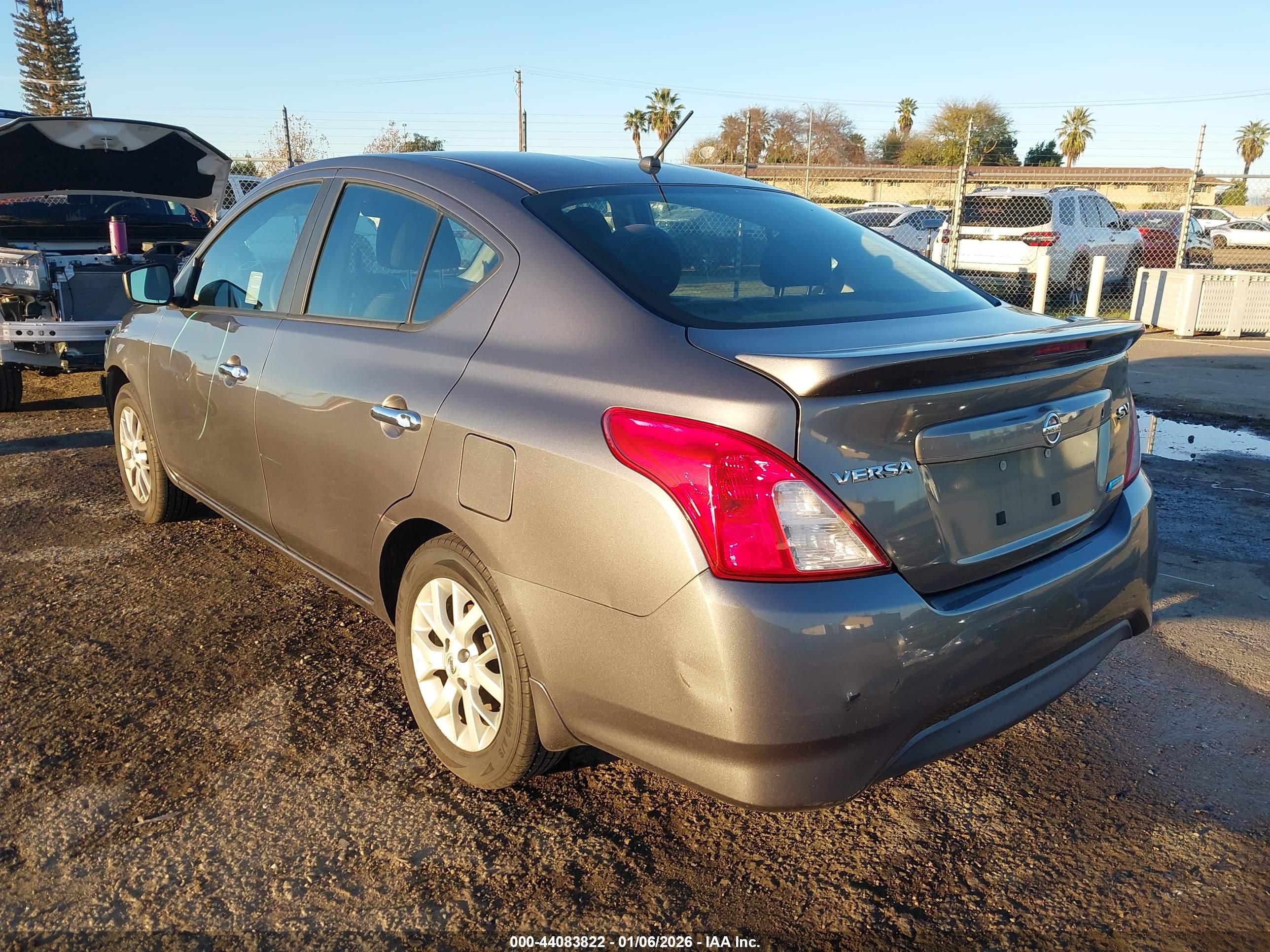 NISSAN VERSA image 3