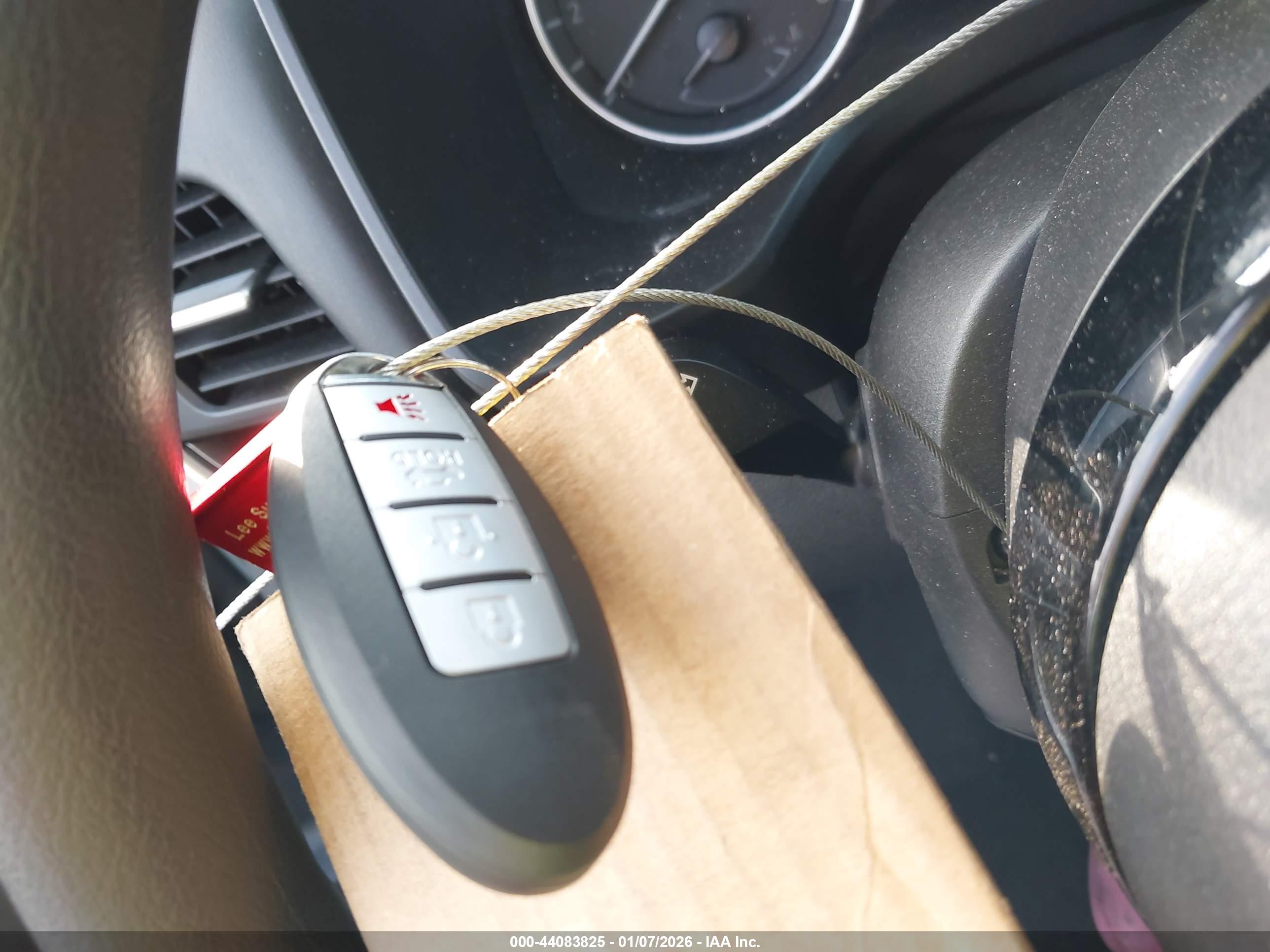 NISSAN ROGUE image 11