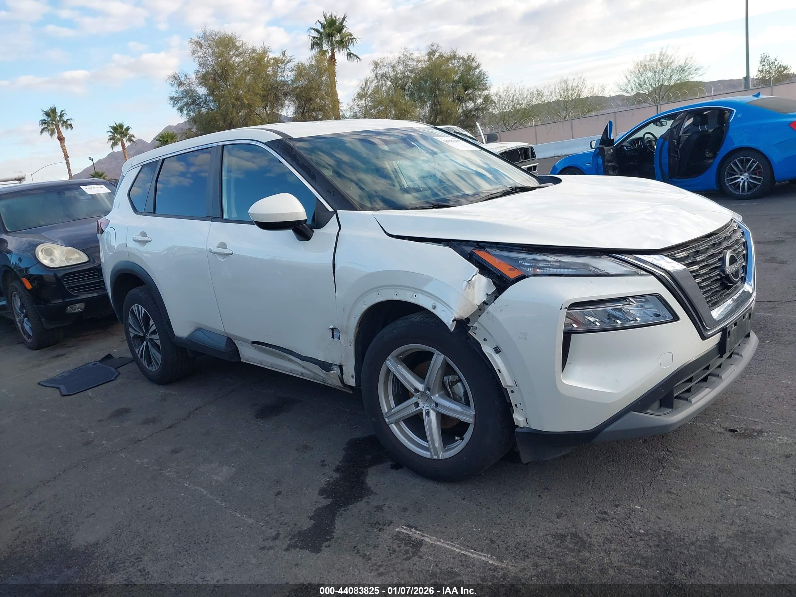 NISSAN ROGUE image 6