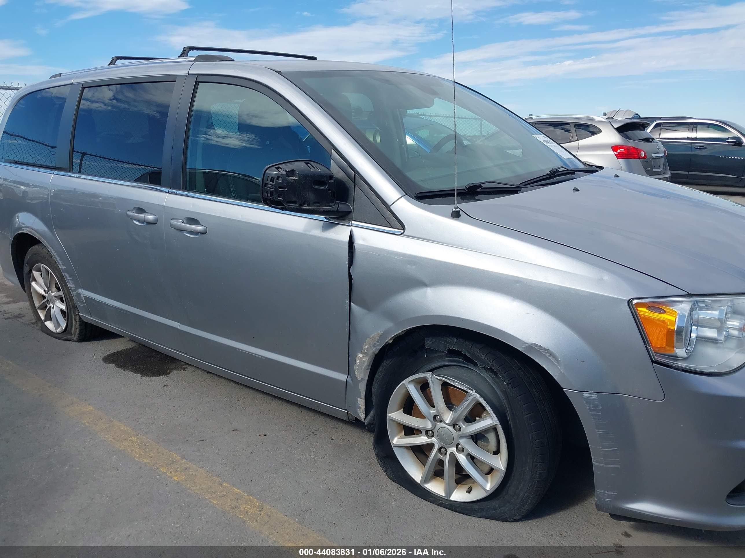 DODGE GRAND image 6