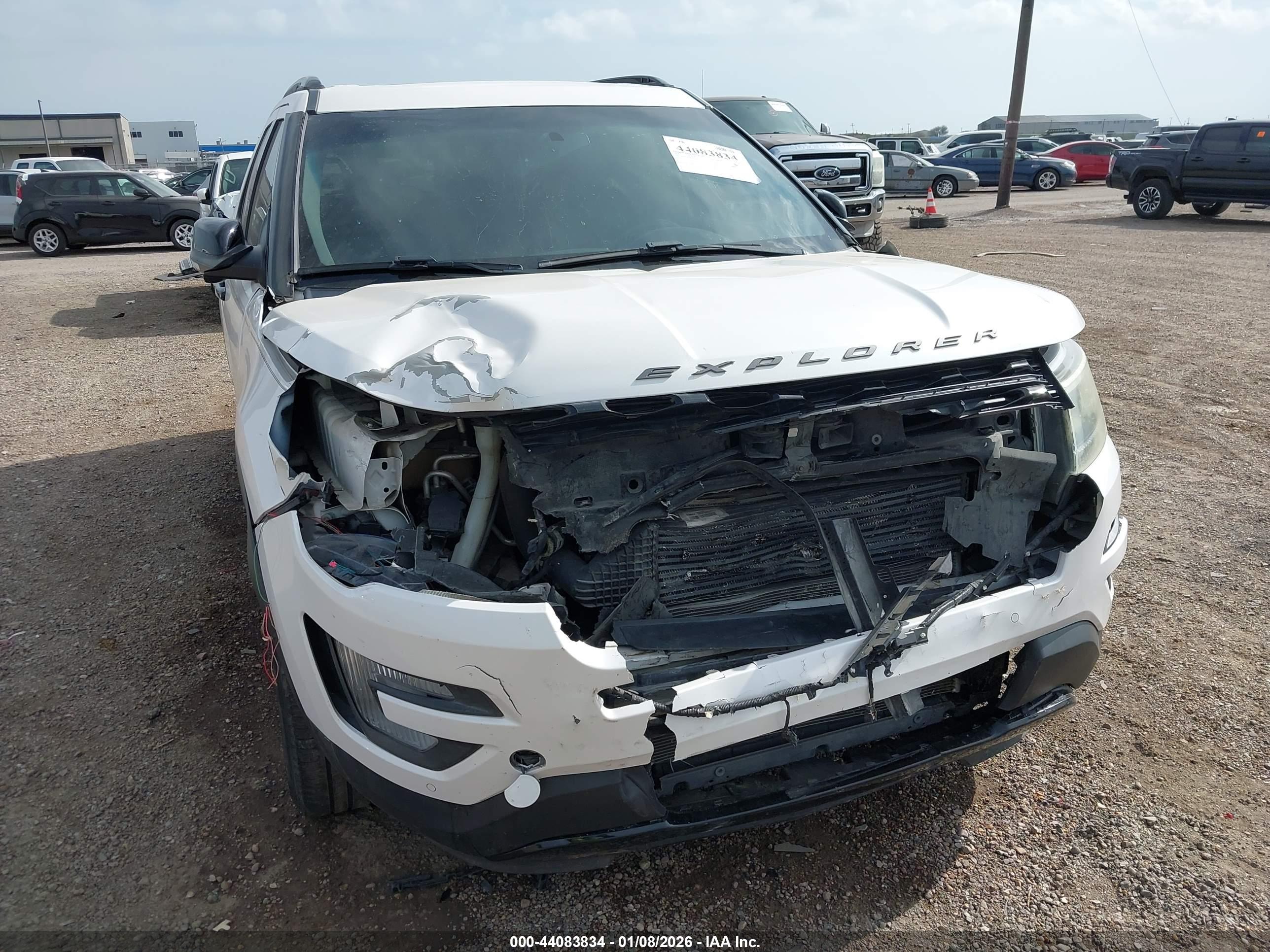 FORD EXPLORER image 6