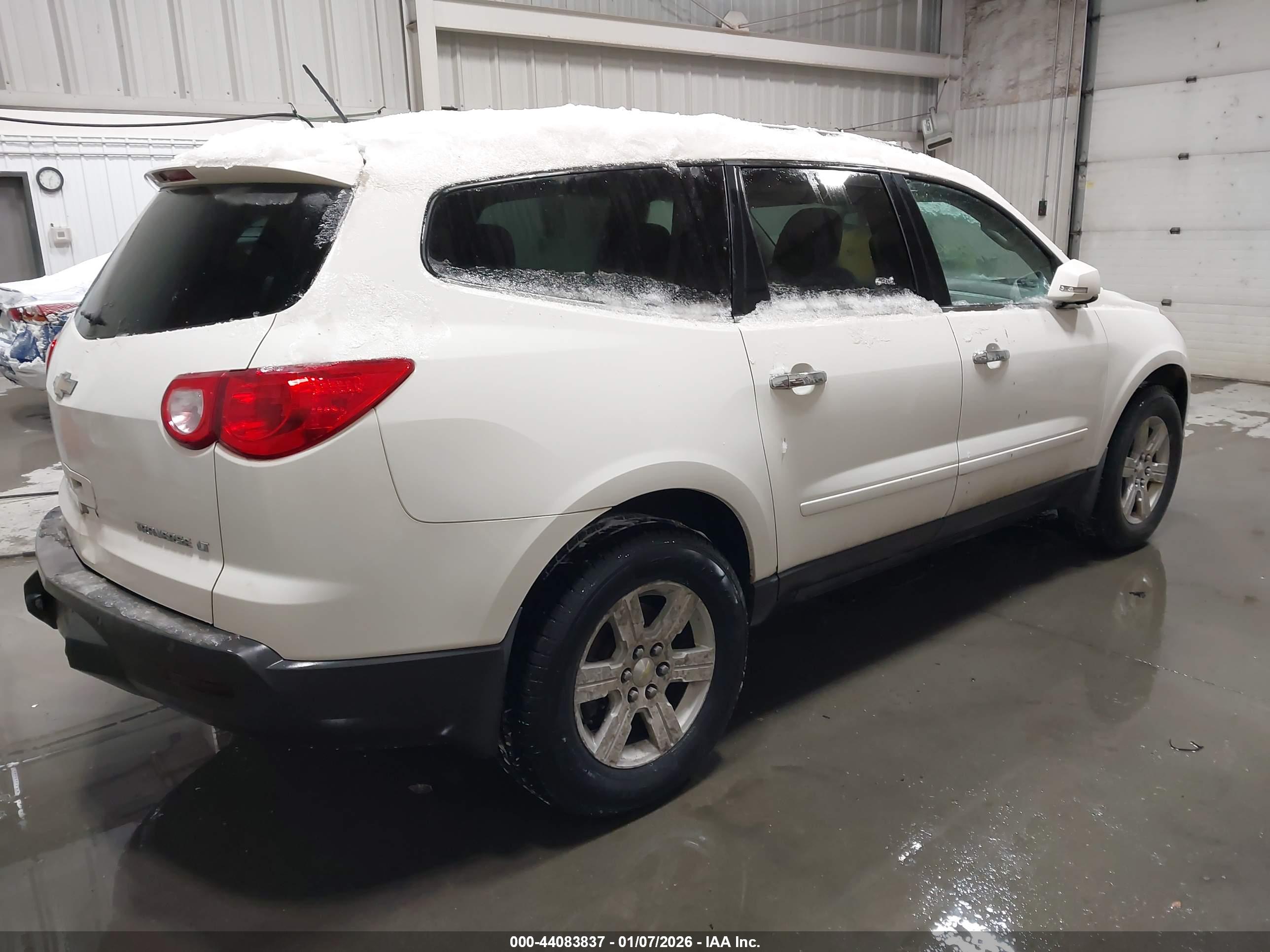 CHEVROLET TRAVERSE image 4