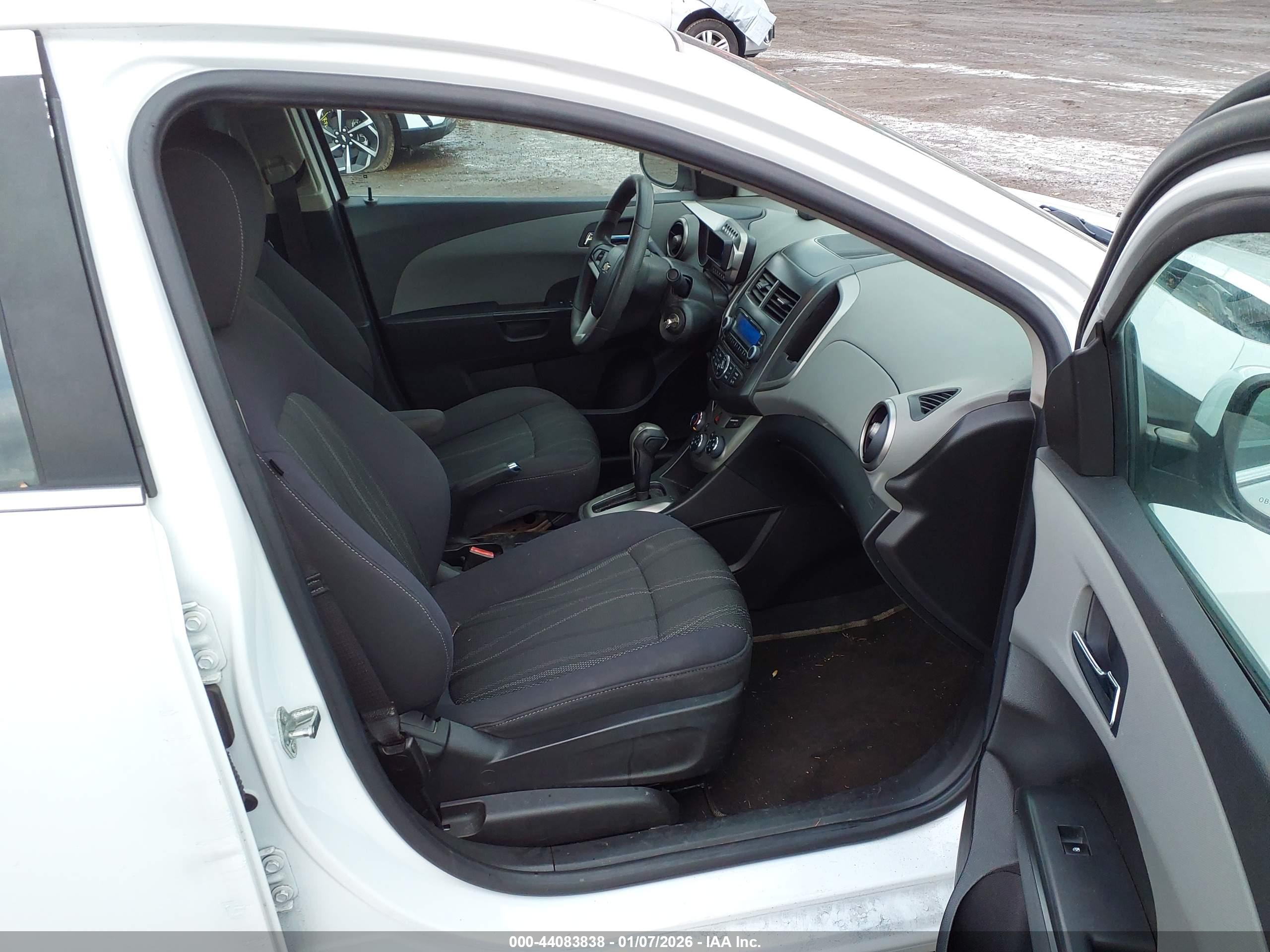 CHEVROLET SONIC image 5
