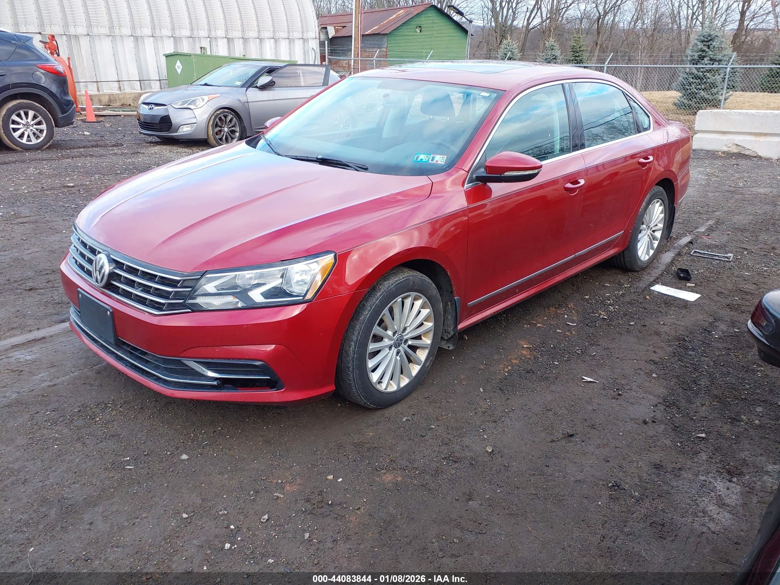 VOLKSWAGEN PASSAT image 2