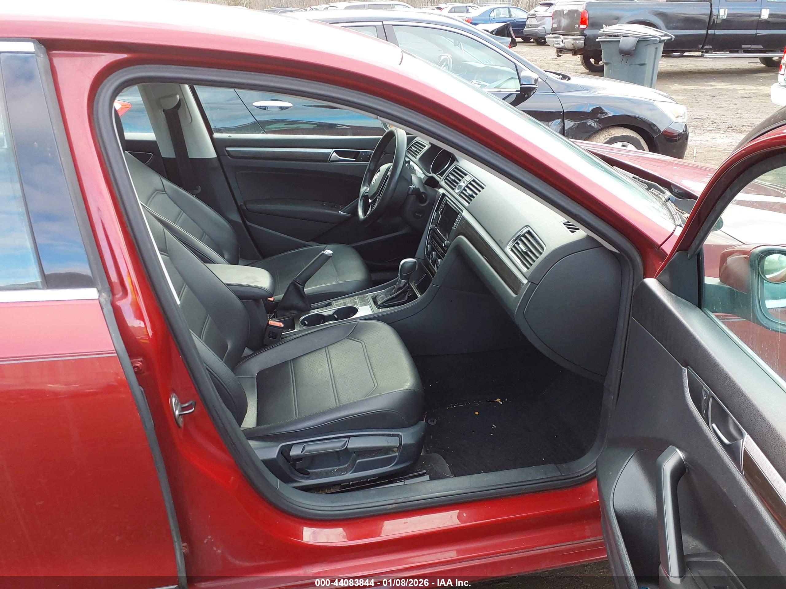 VOLKSWAGEN PASSAT image 5