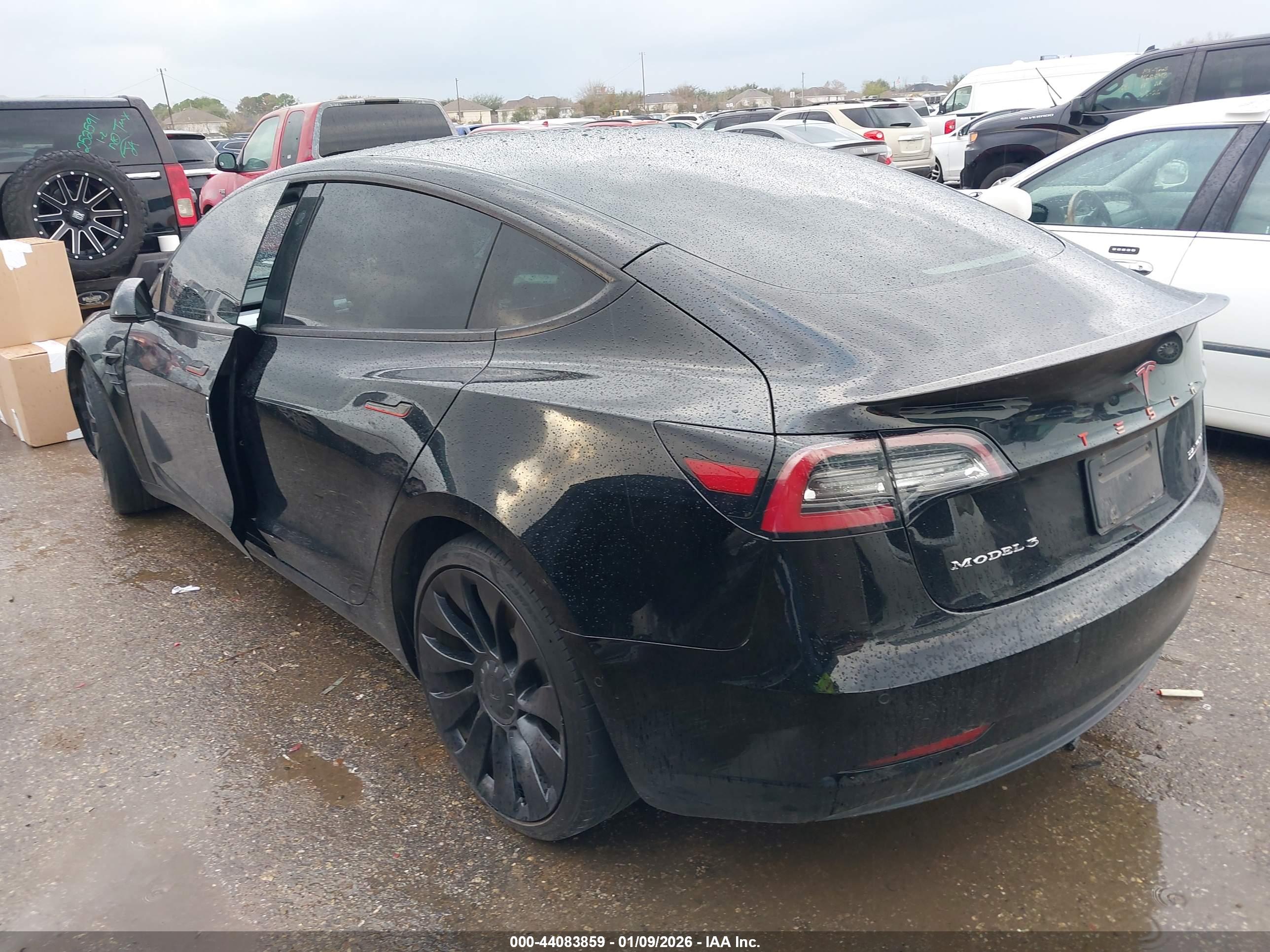 TESLA MODEL image 3