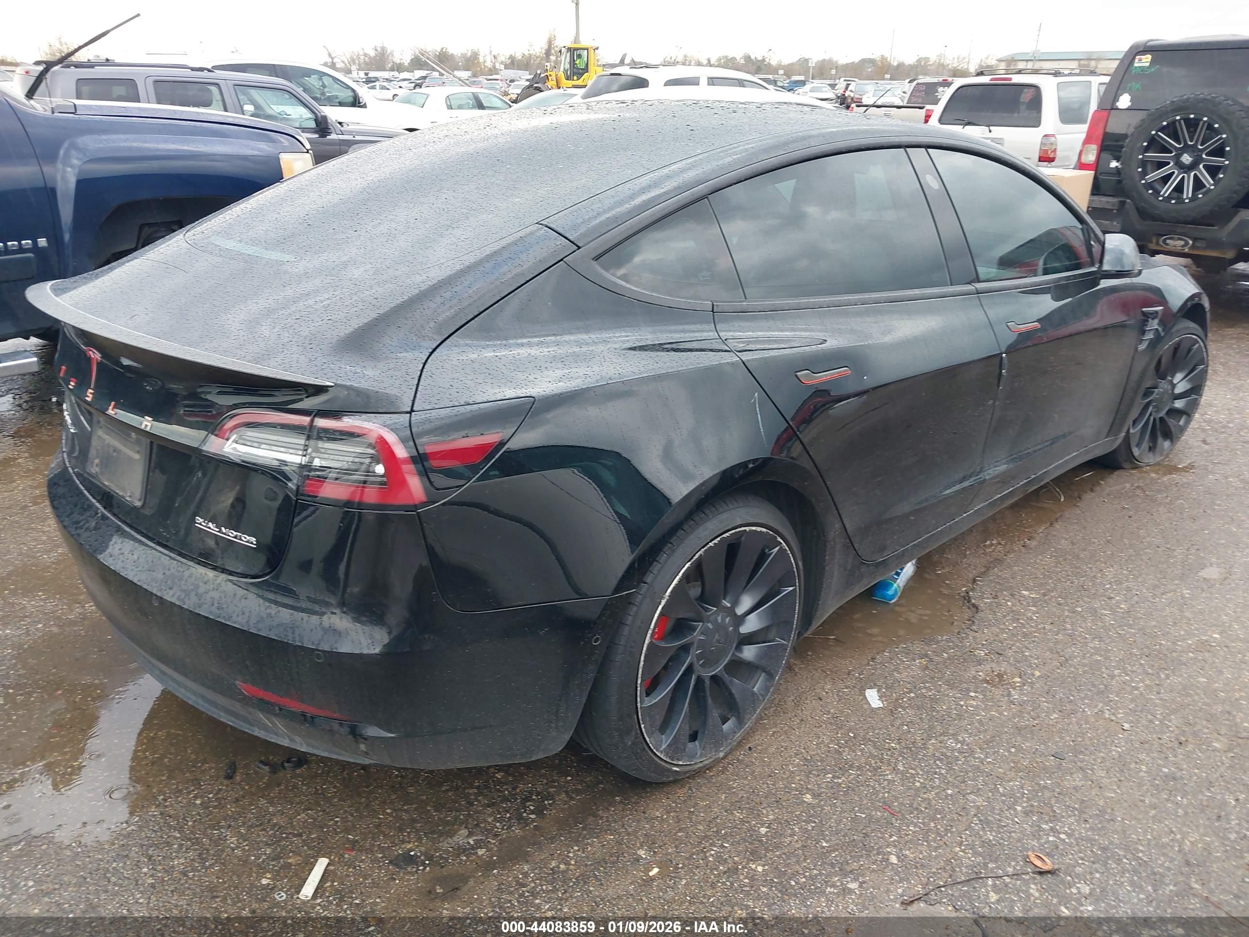 TESLA MODEL image 4