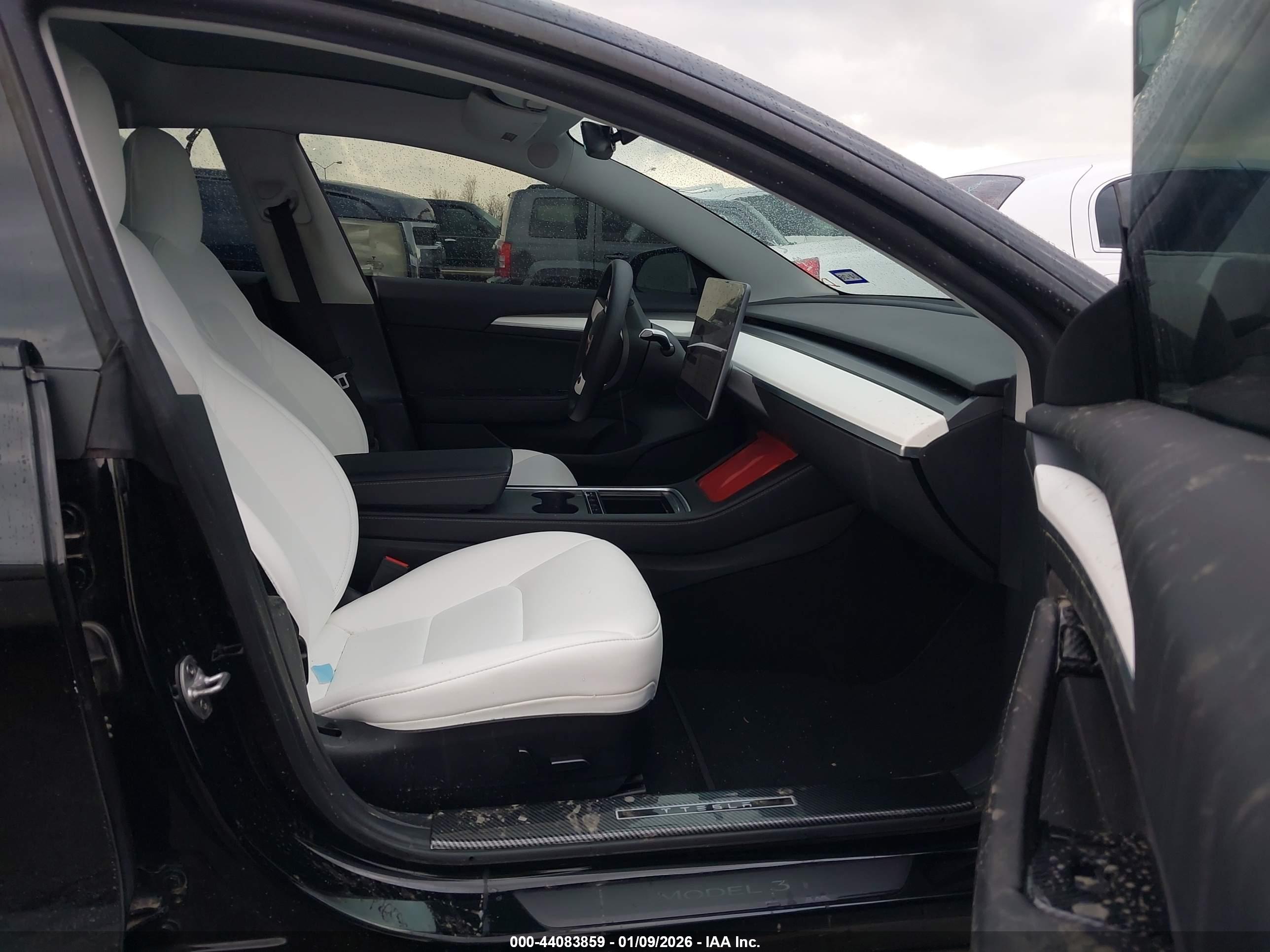 TESLA MODEL image 5