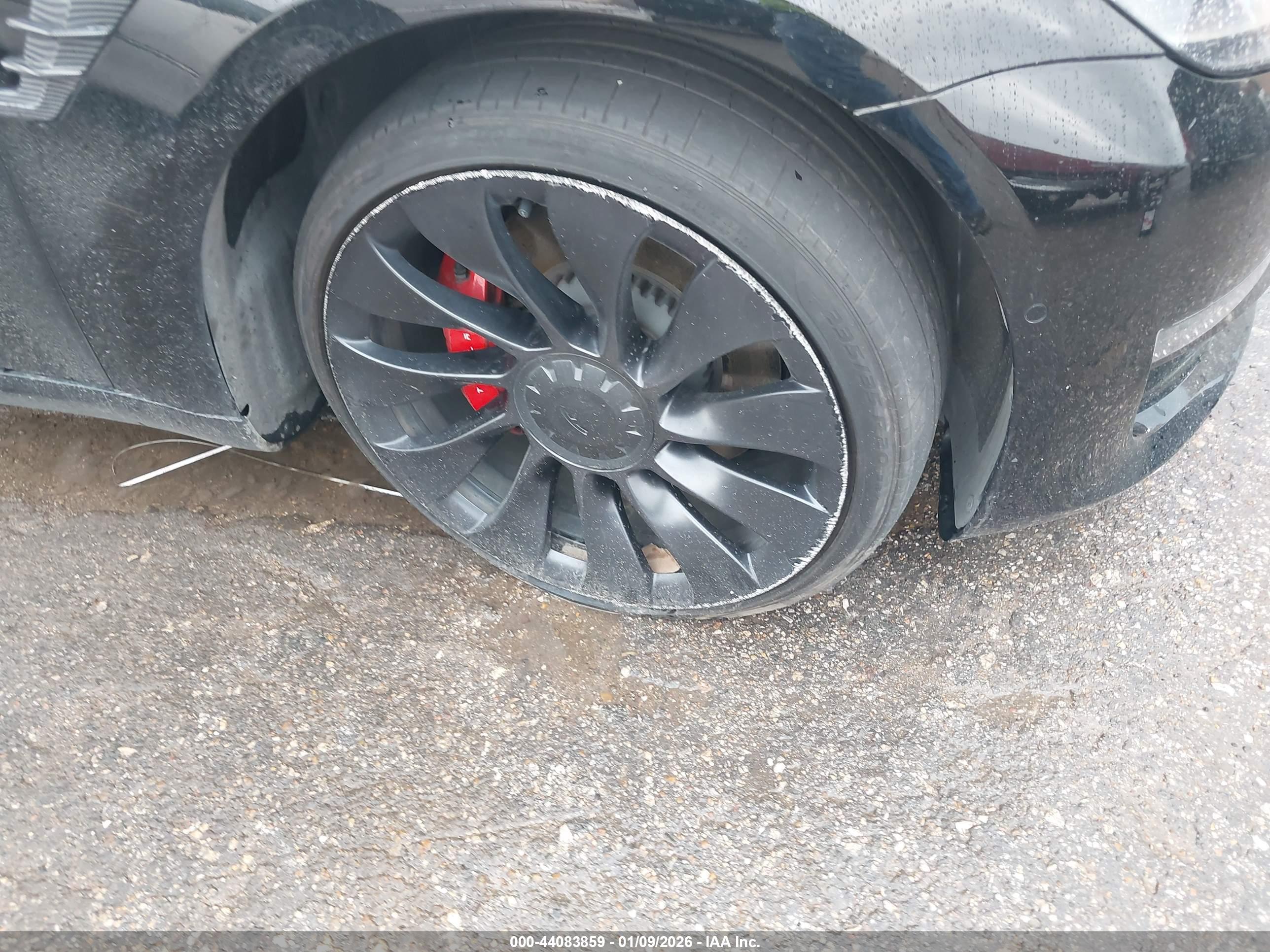 TESLA MODEL image 6