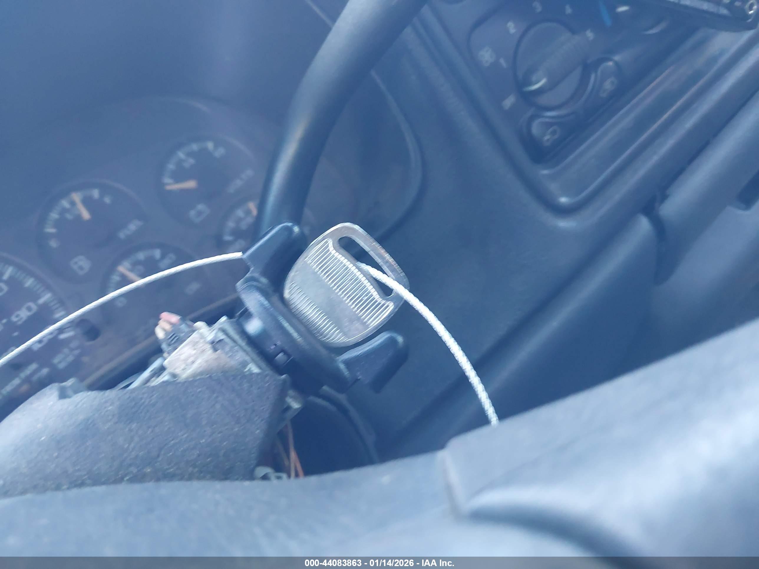 CHEVROLET SILVERADO image 11