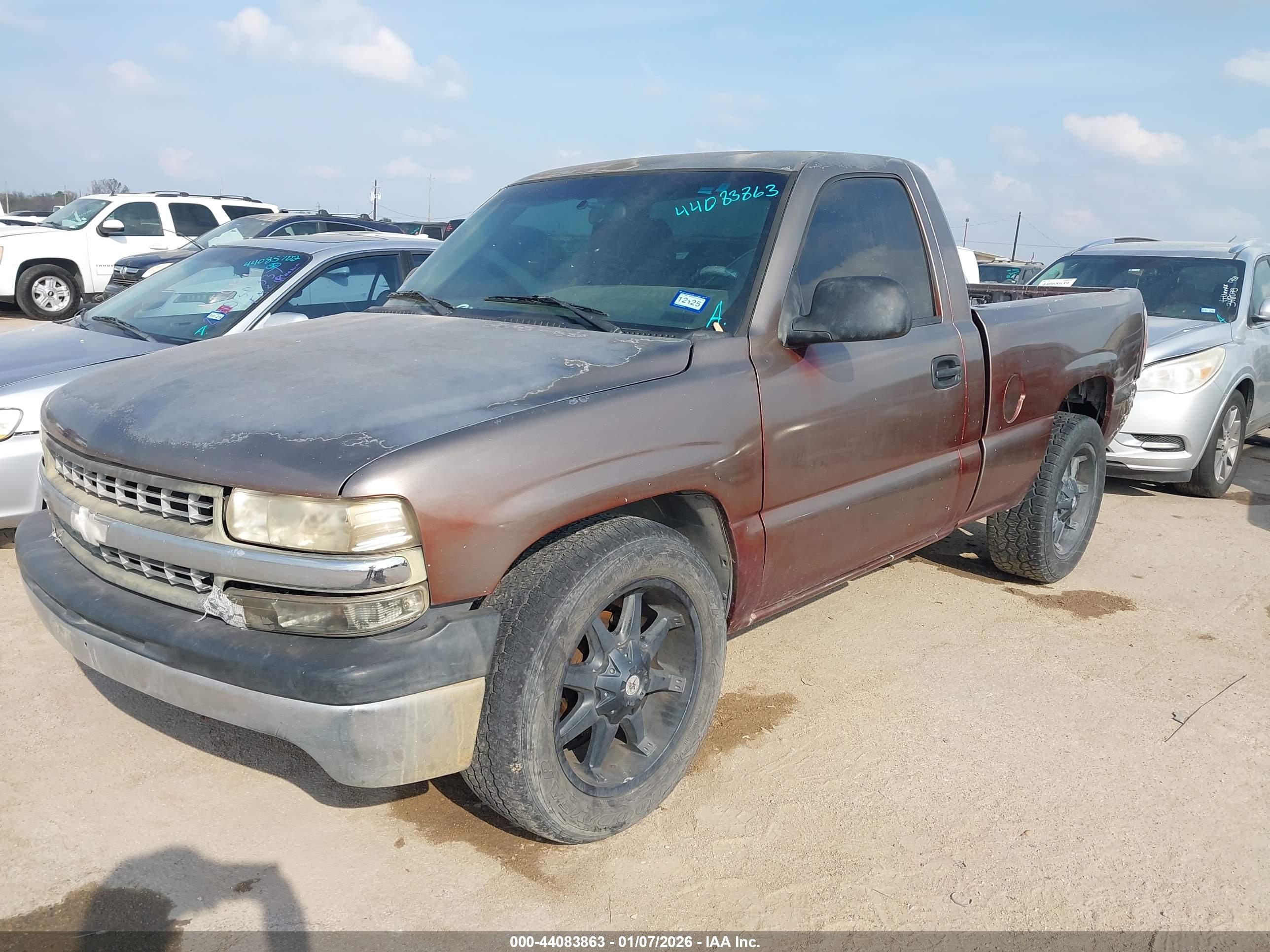 CHEVROLET SILVERADO image 2