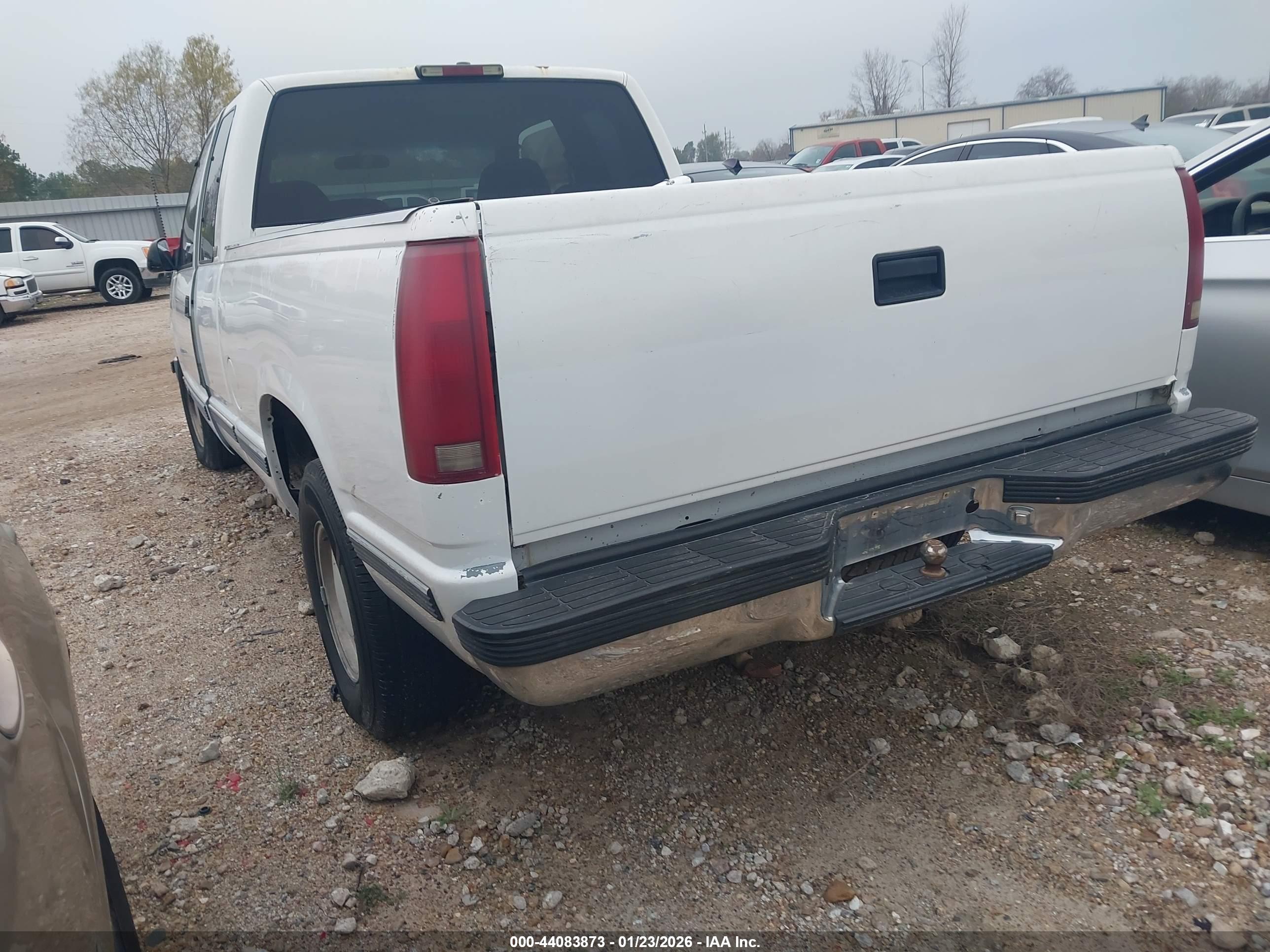 CHEVROLET C1500 image 3