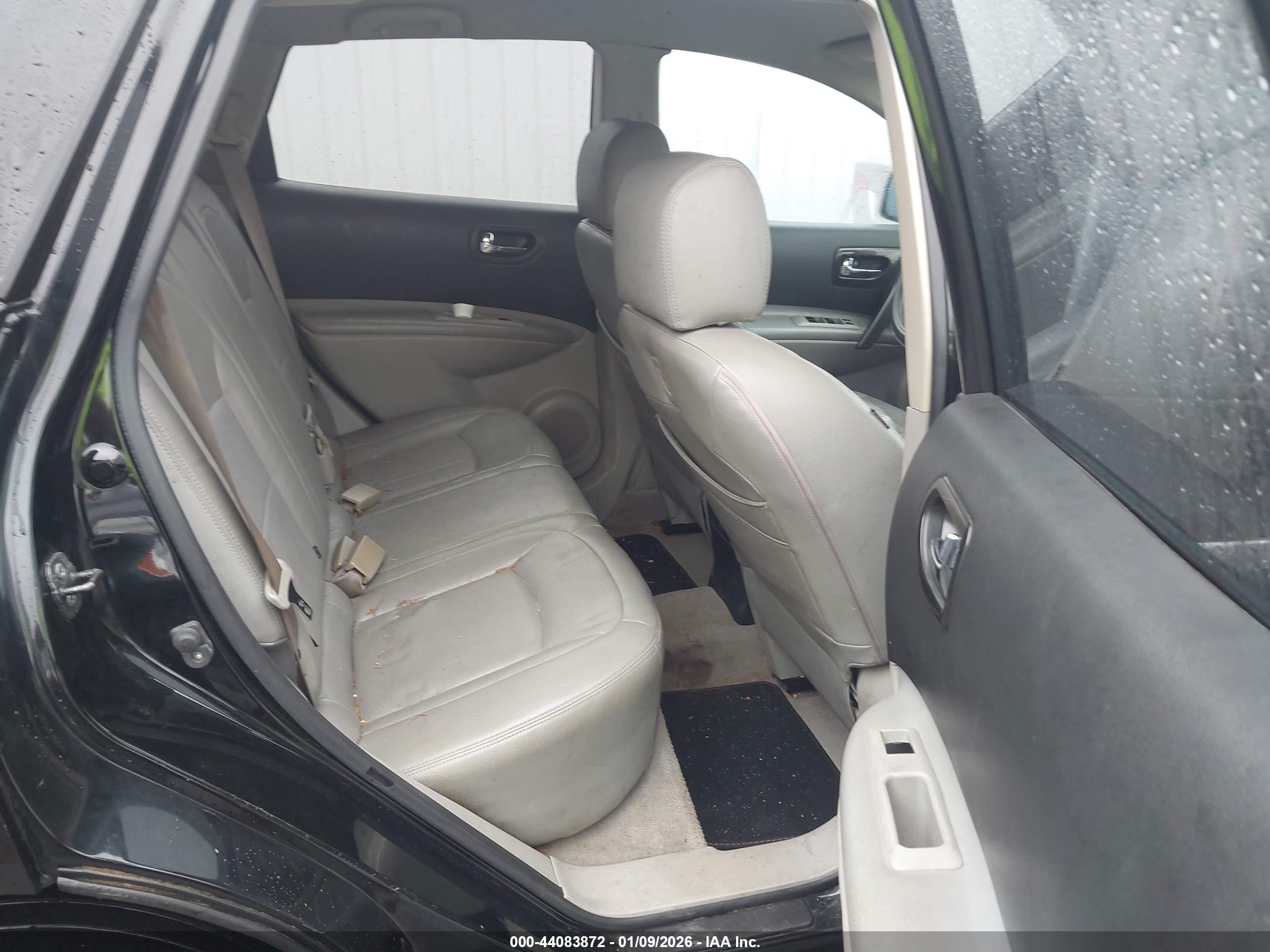 NISSAN ROGUE image 8