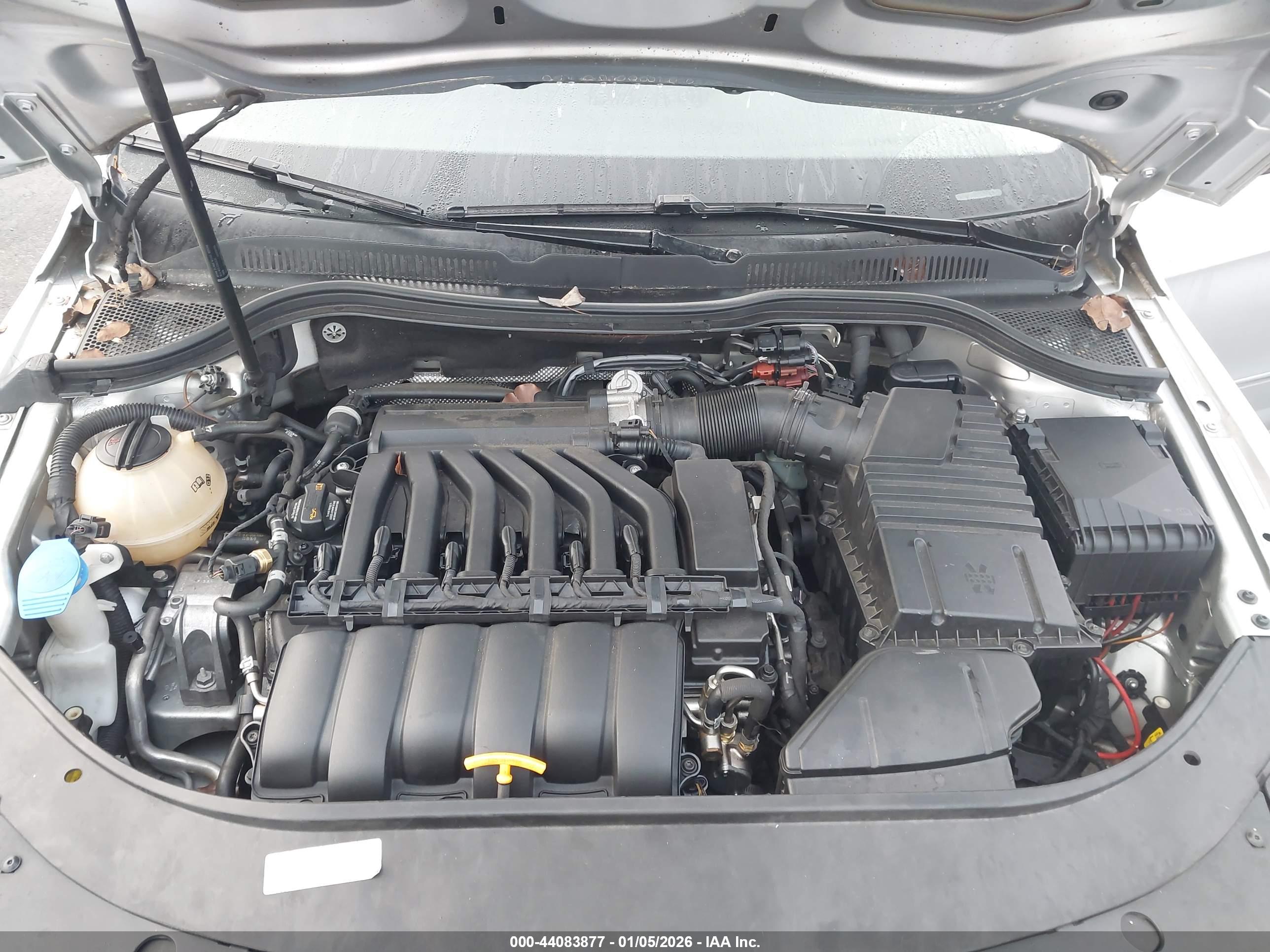 VOLKSWAGEN CC image 10