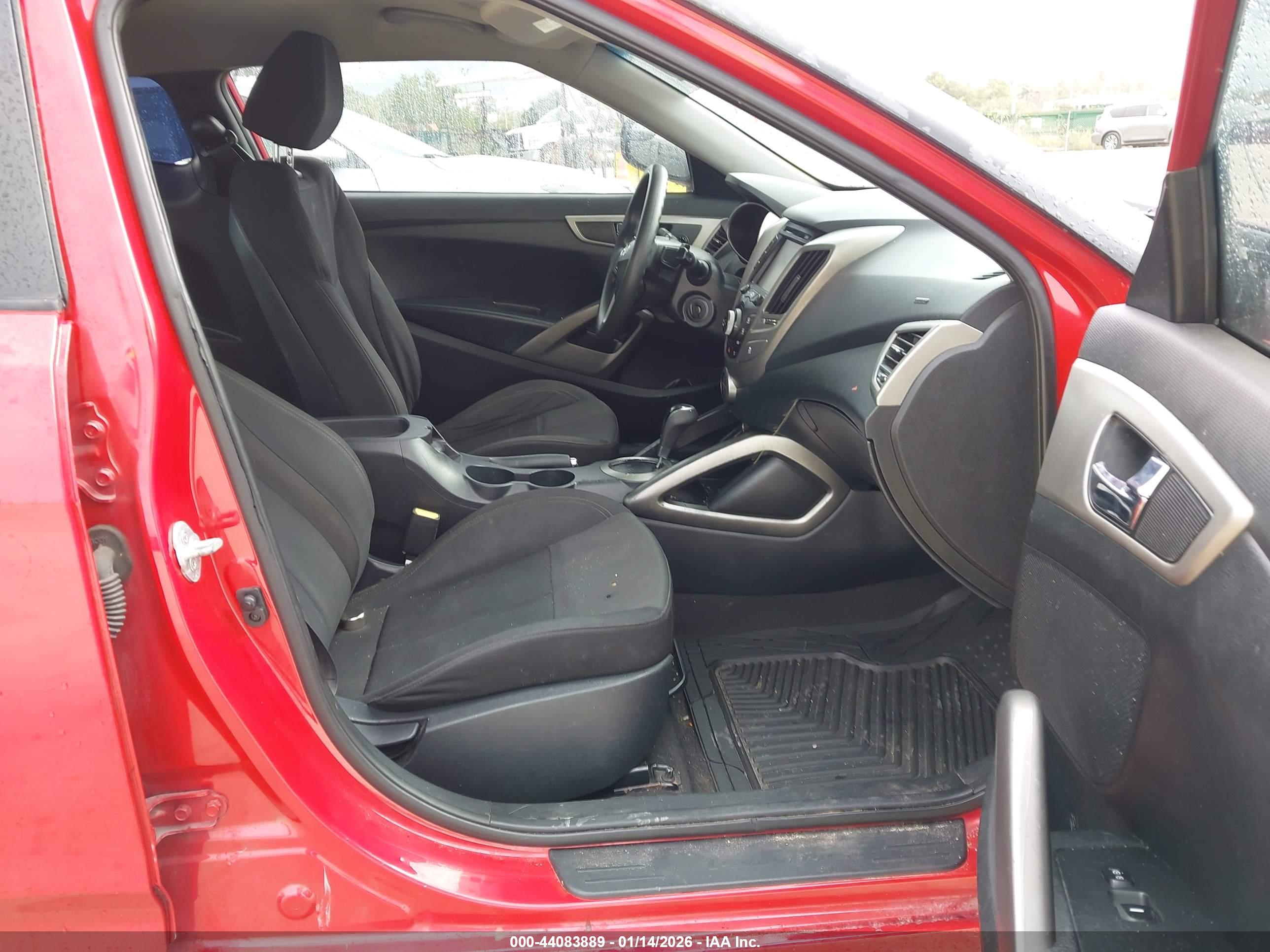 HYUNDAI VELOSTER image 5
