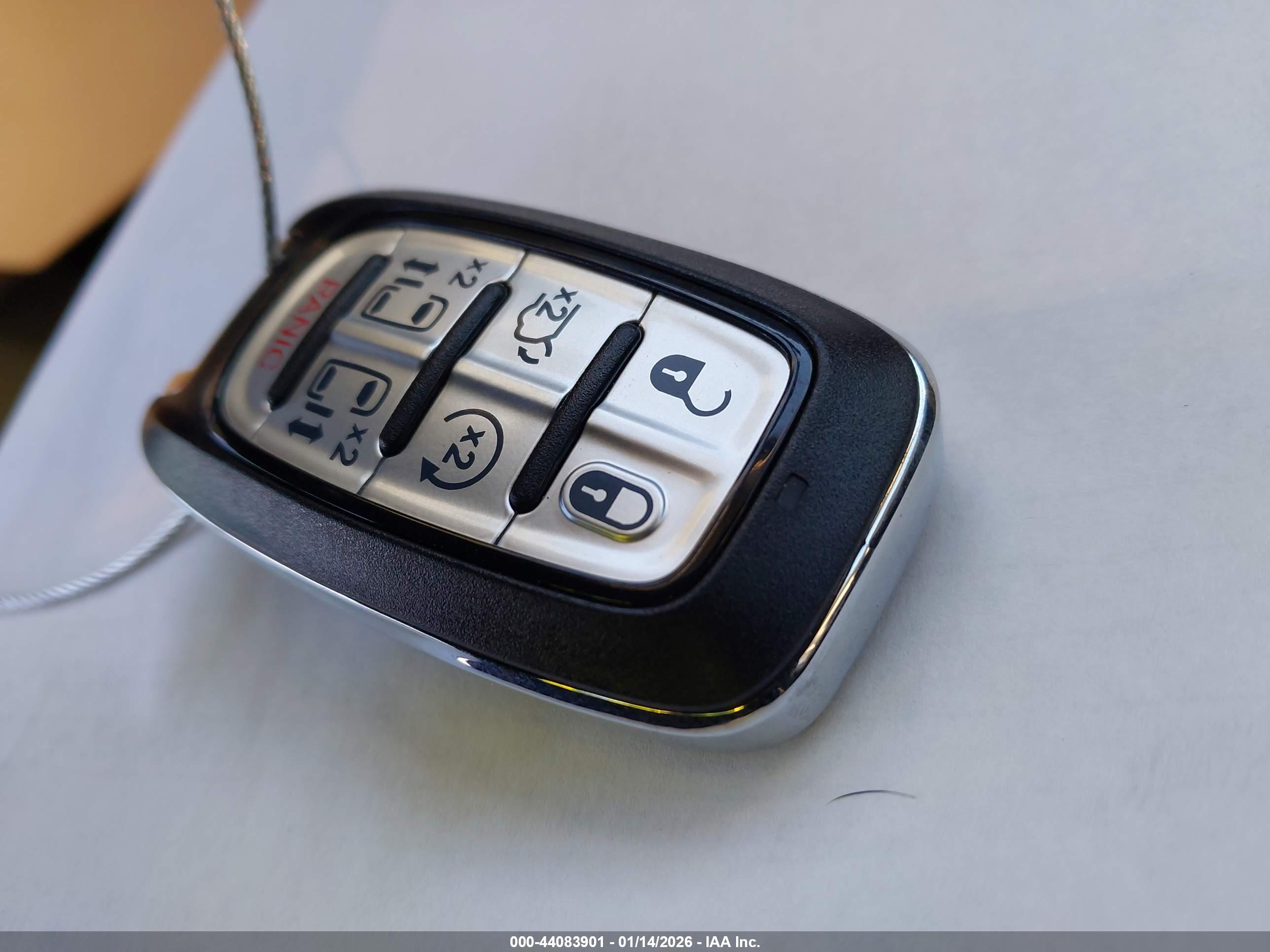 CHRYSLER VOYAGER image 11