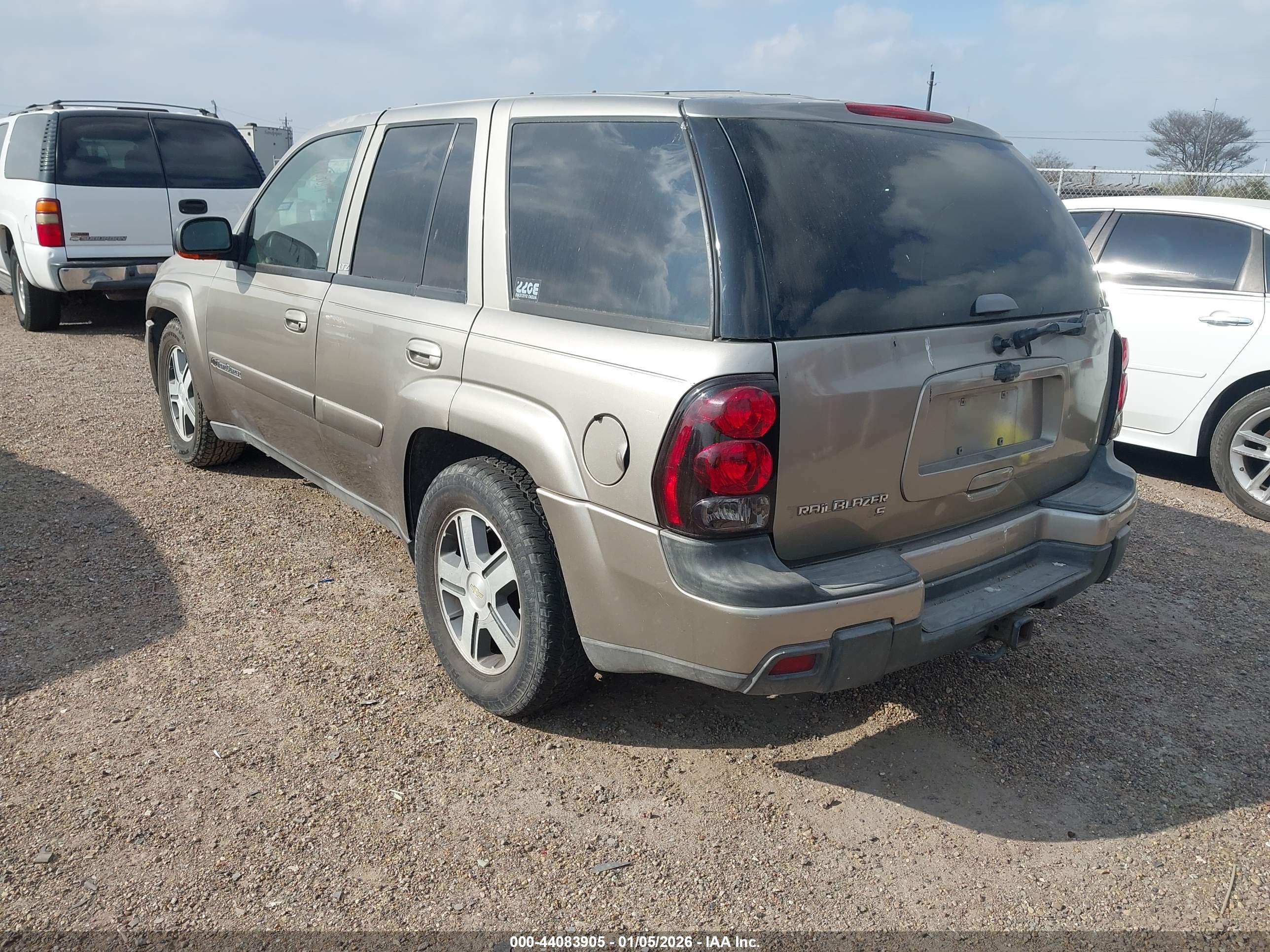 CHEVROLET TRAILBLAZER image 3