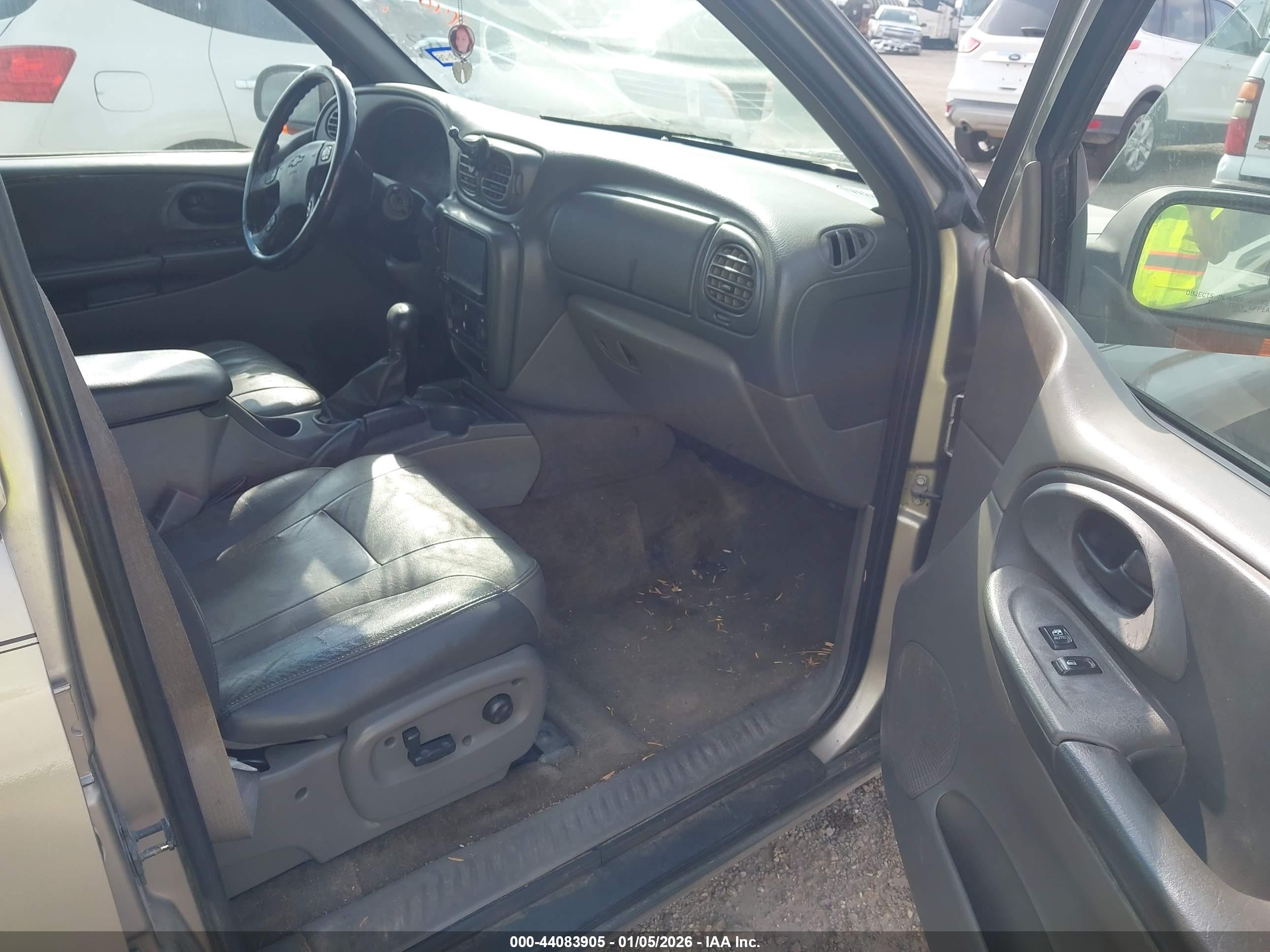 CHEVROLET TRAILBLAZER image 5
