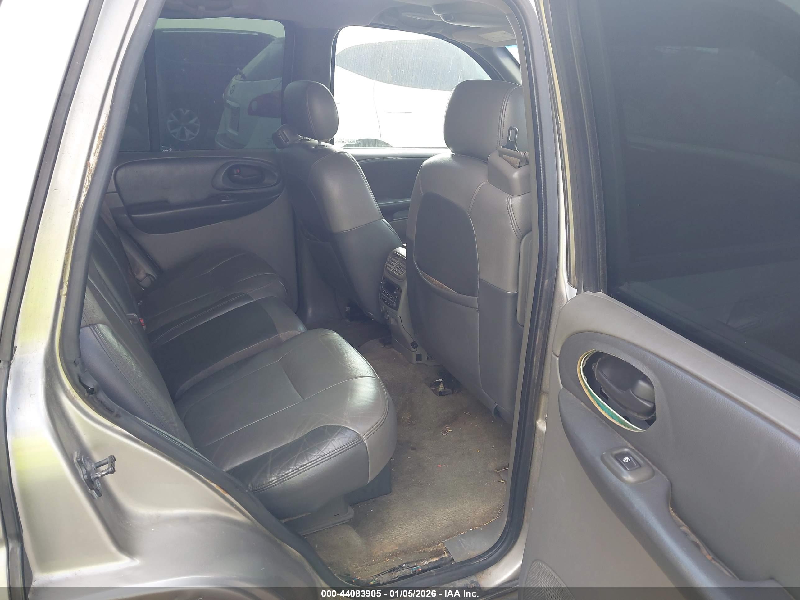 CHEVROLET TRAILBLAZER image 8