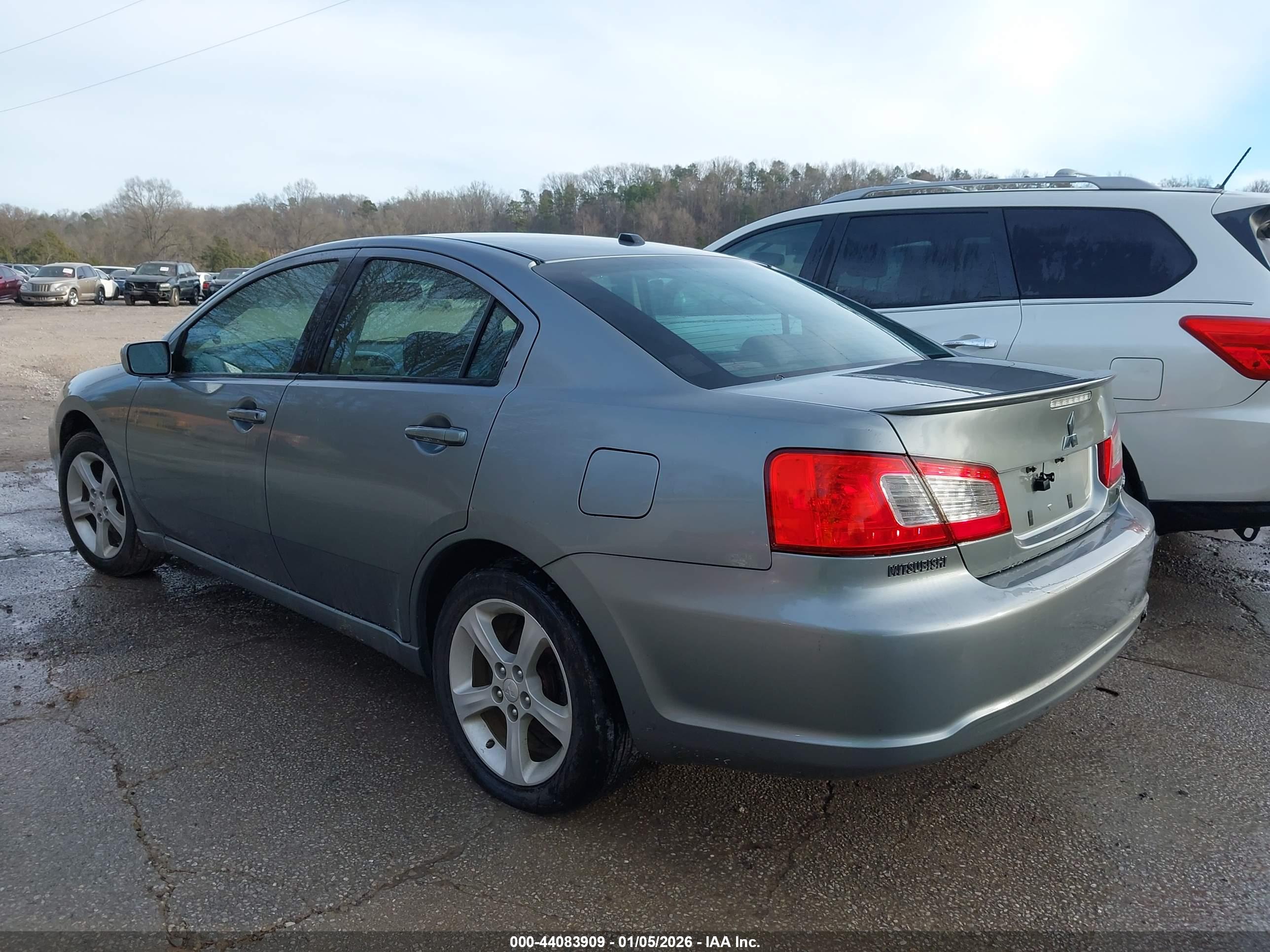 MITSUBISHI GALANT image 3