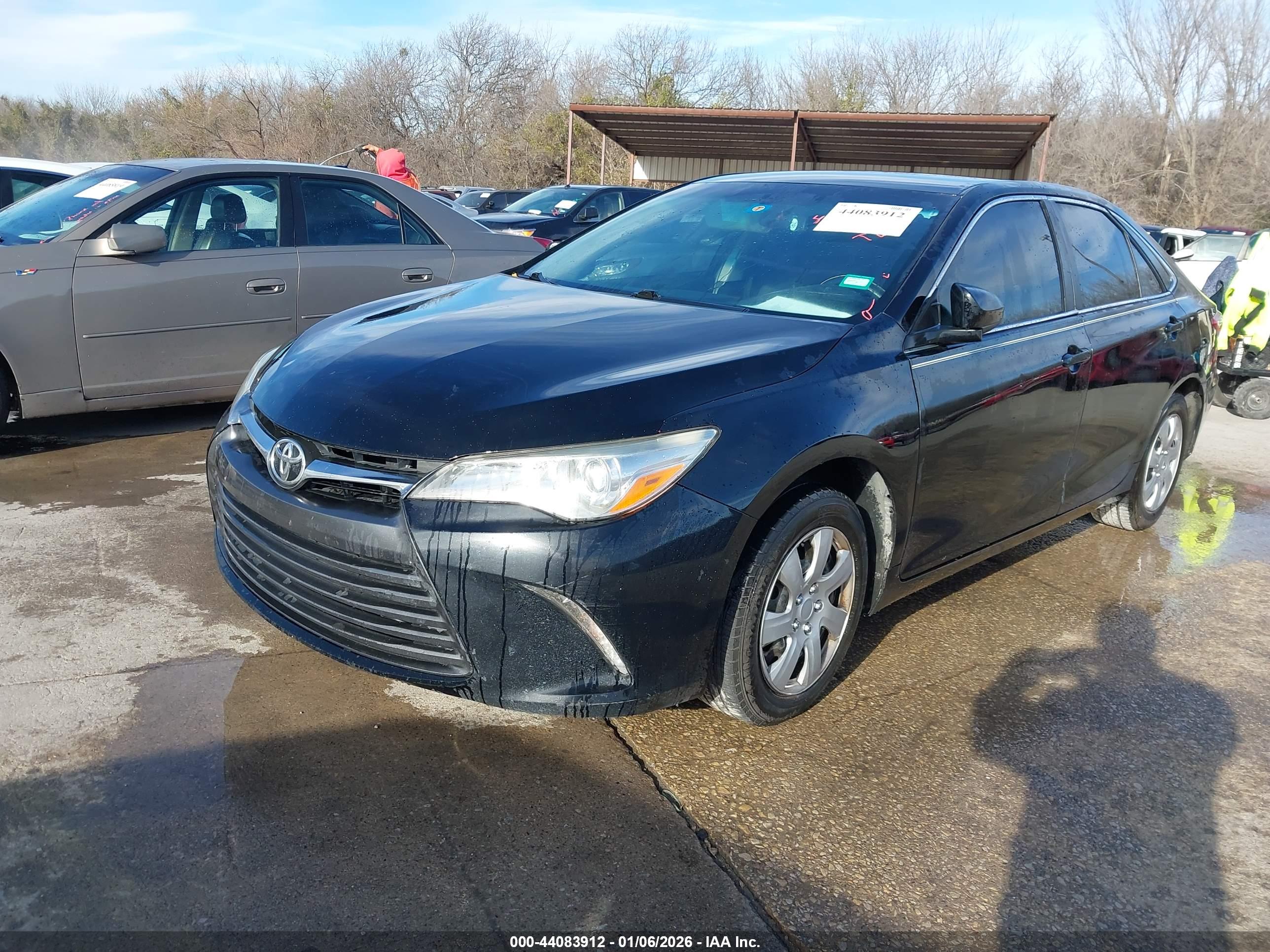 TOYOTA CAMRY image 2