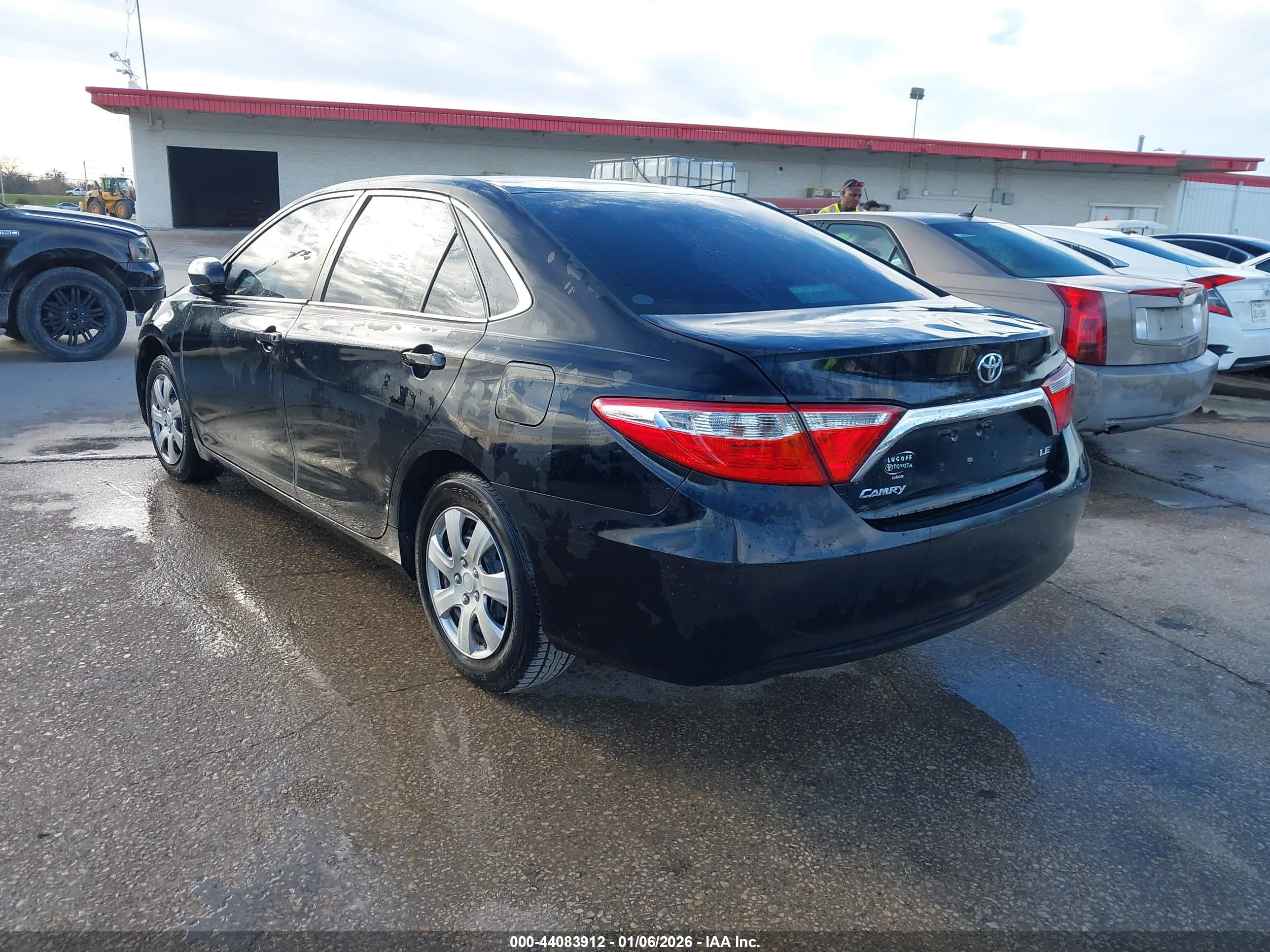 TOYOTA CAMRY image 3