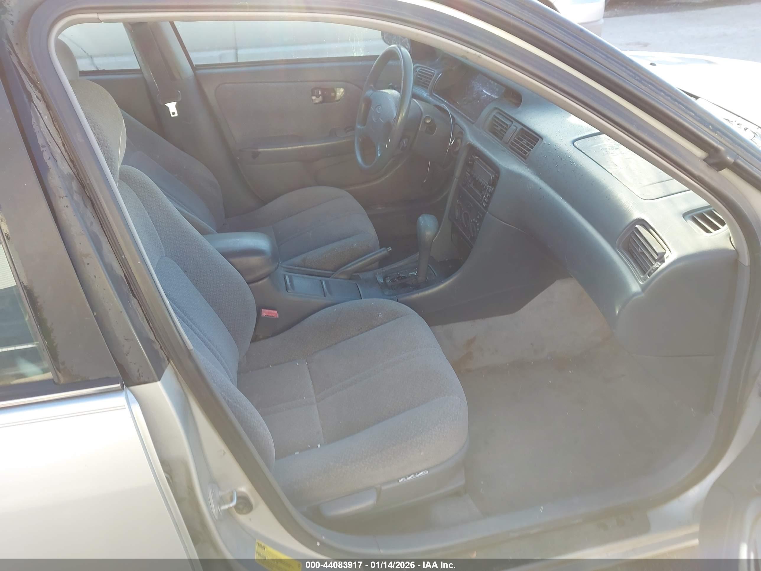 TOYOTA CAMRY image 5