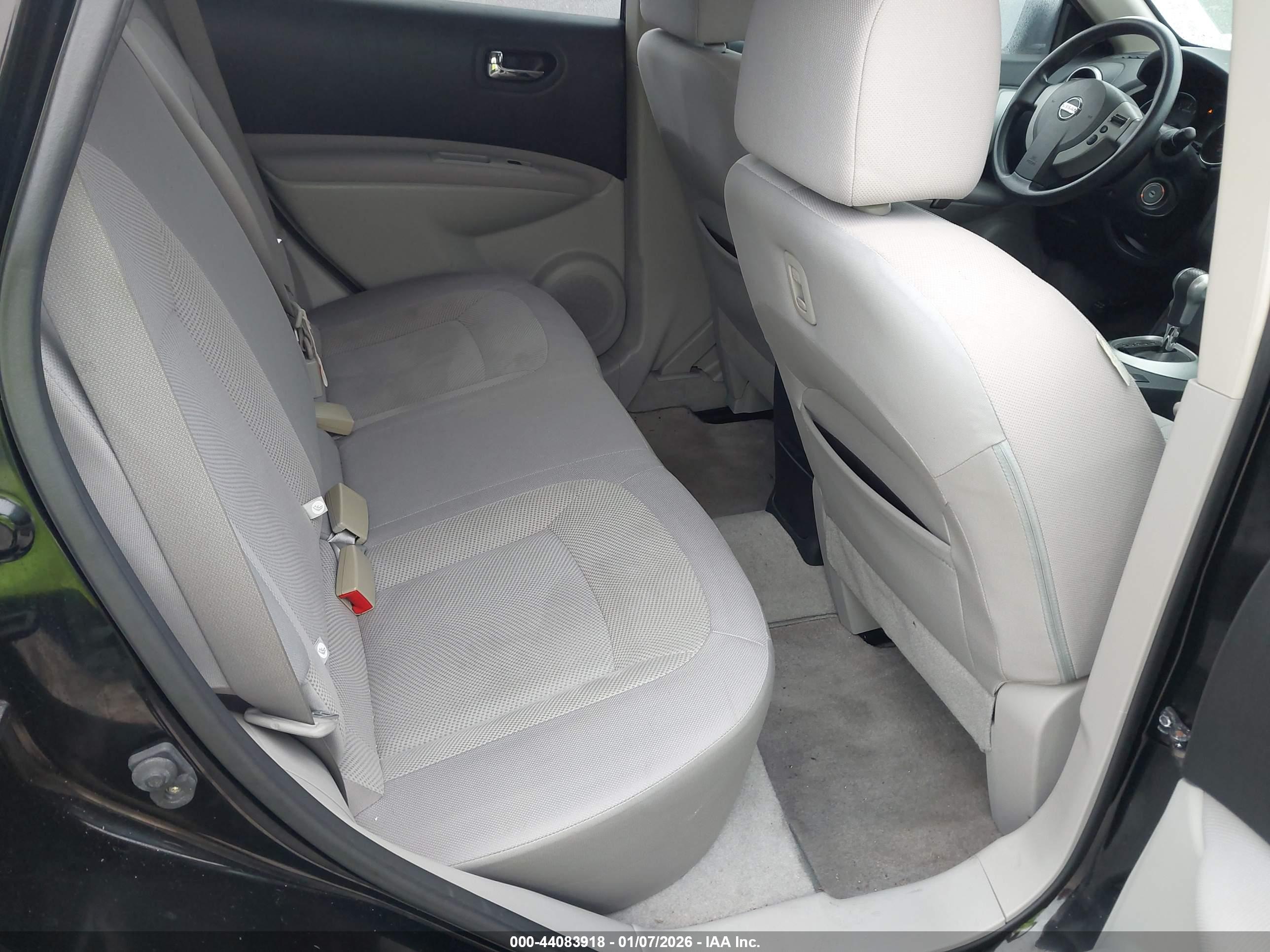 NISSAN ROGUE image 8