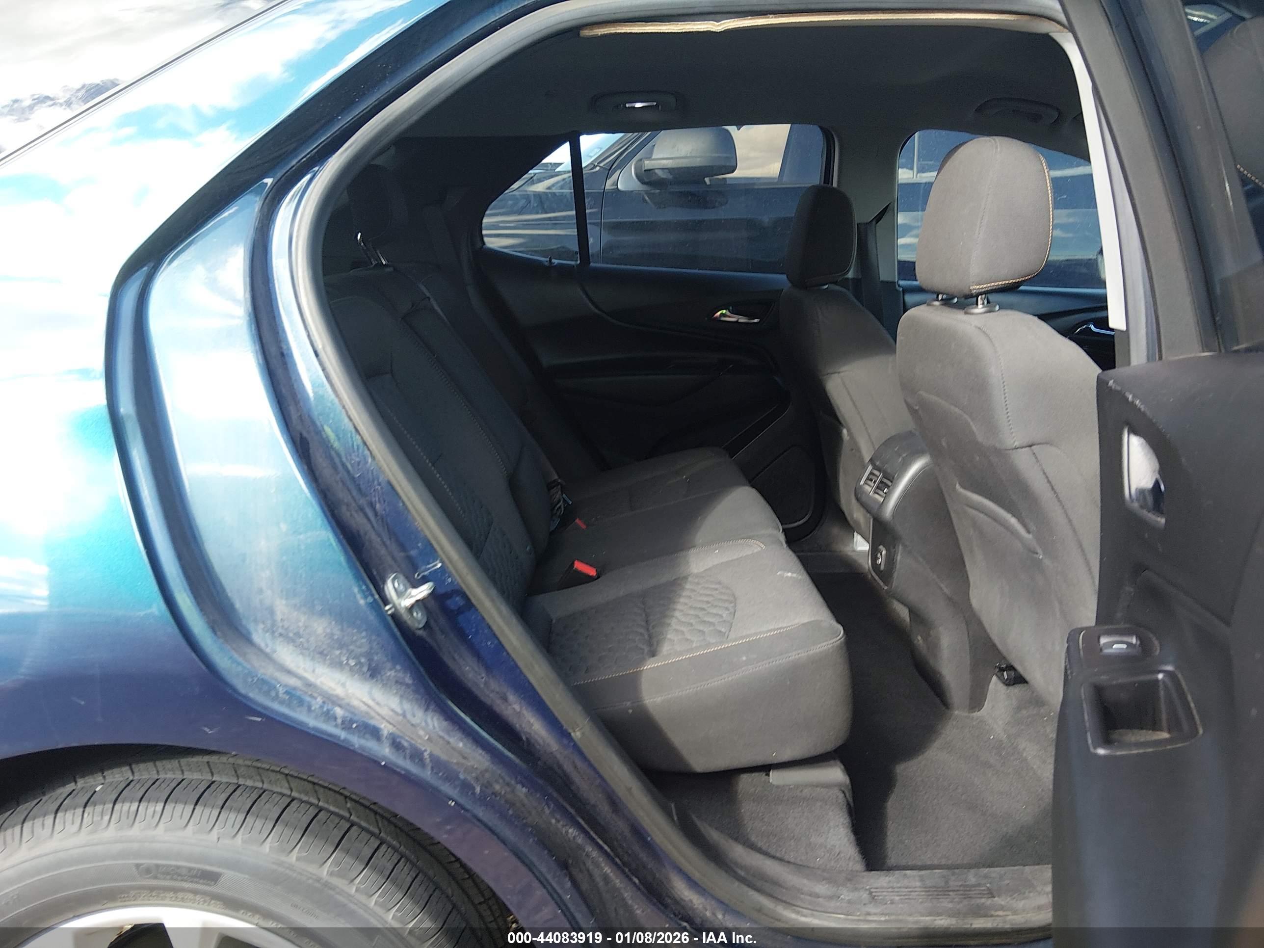 CHEVROLET EQUINOX image 8