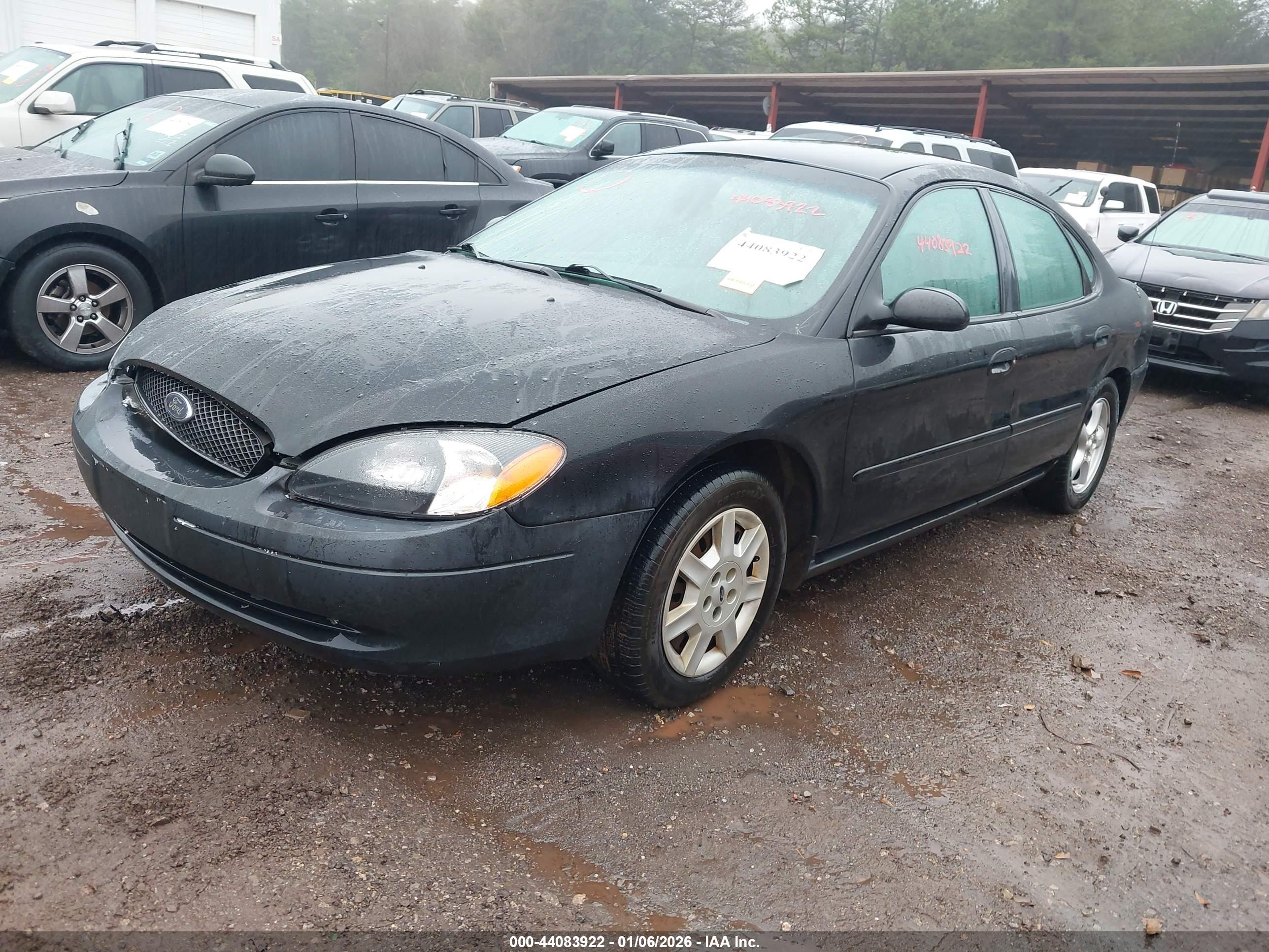 FORD TAURUS image 2
