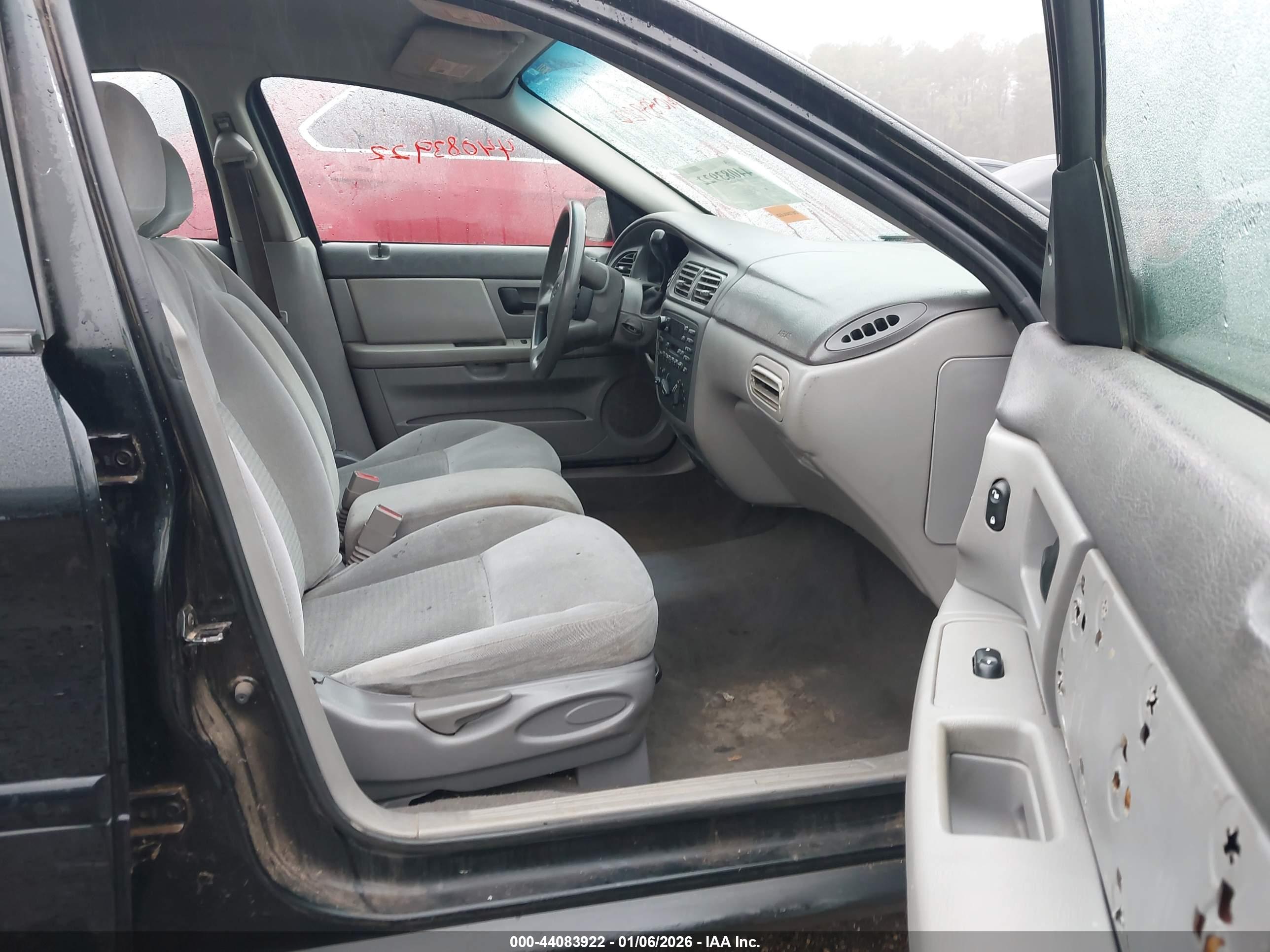 FORD TAURUS image 5