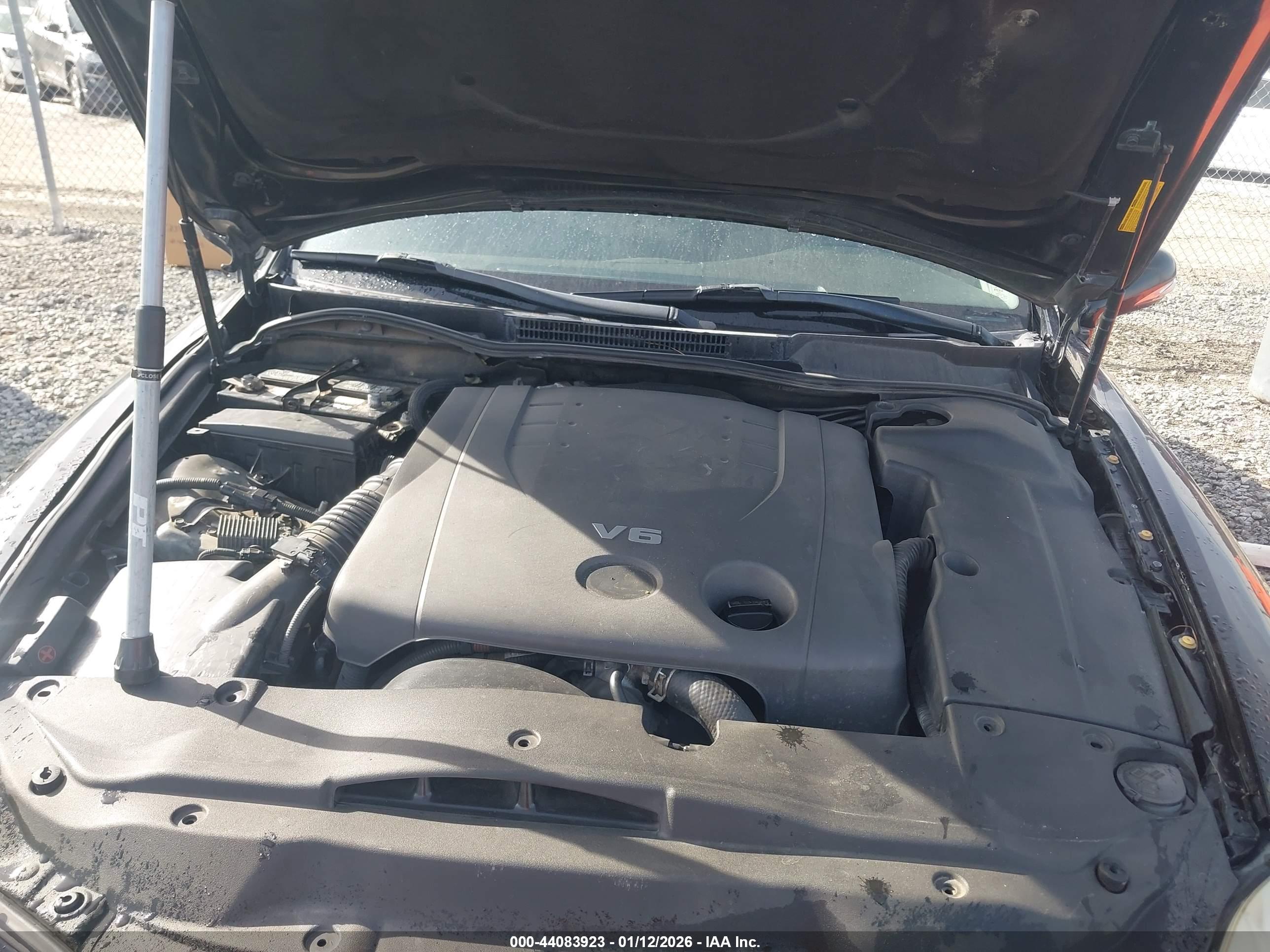 LEXUS IS image 10