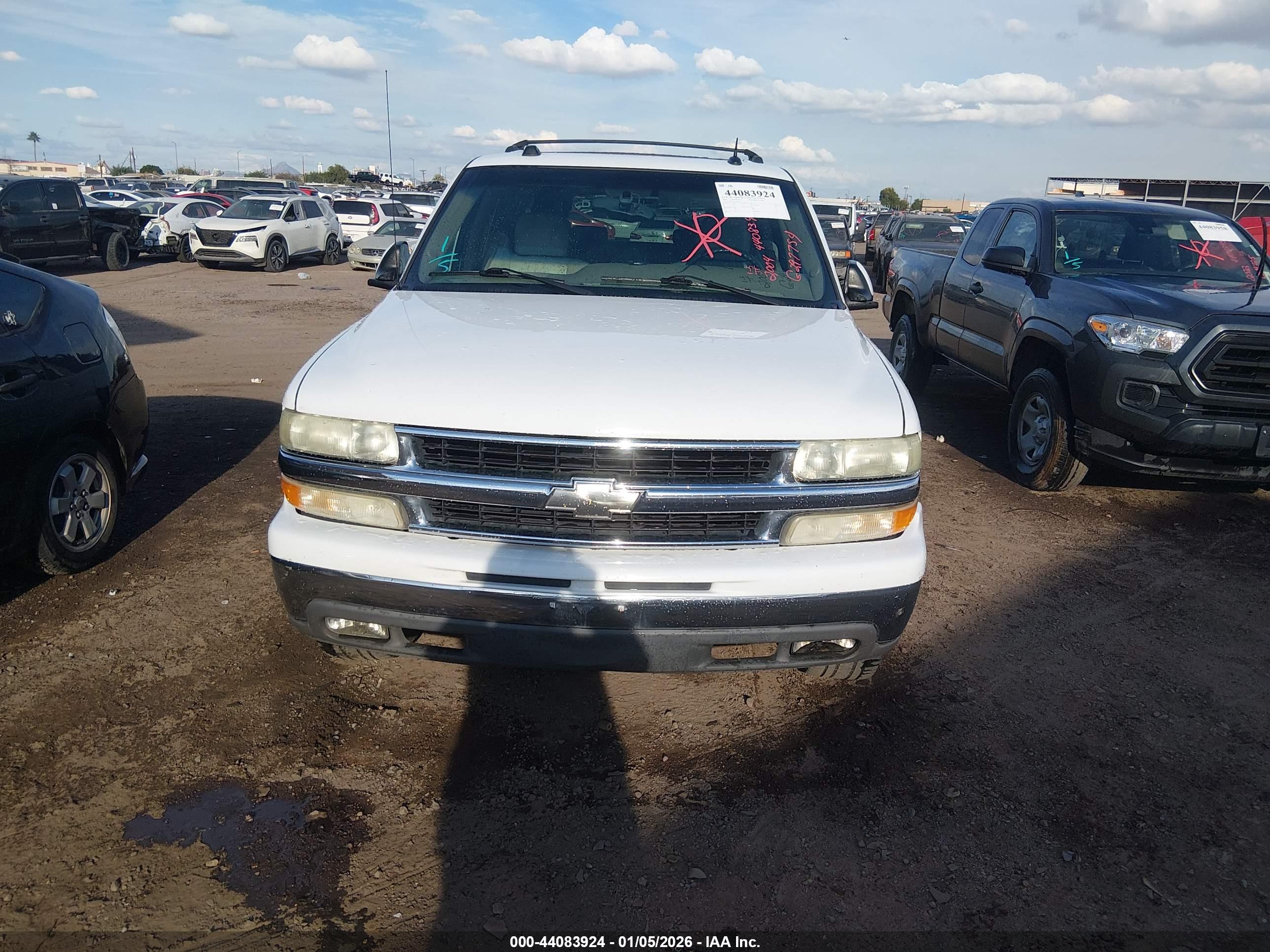CHEVROLET SUBURBAN image 6