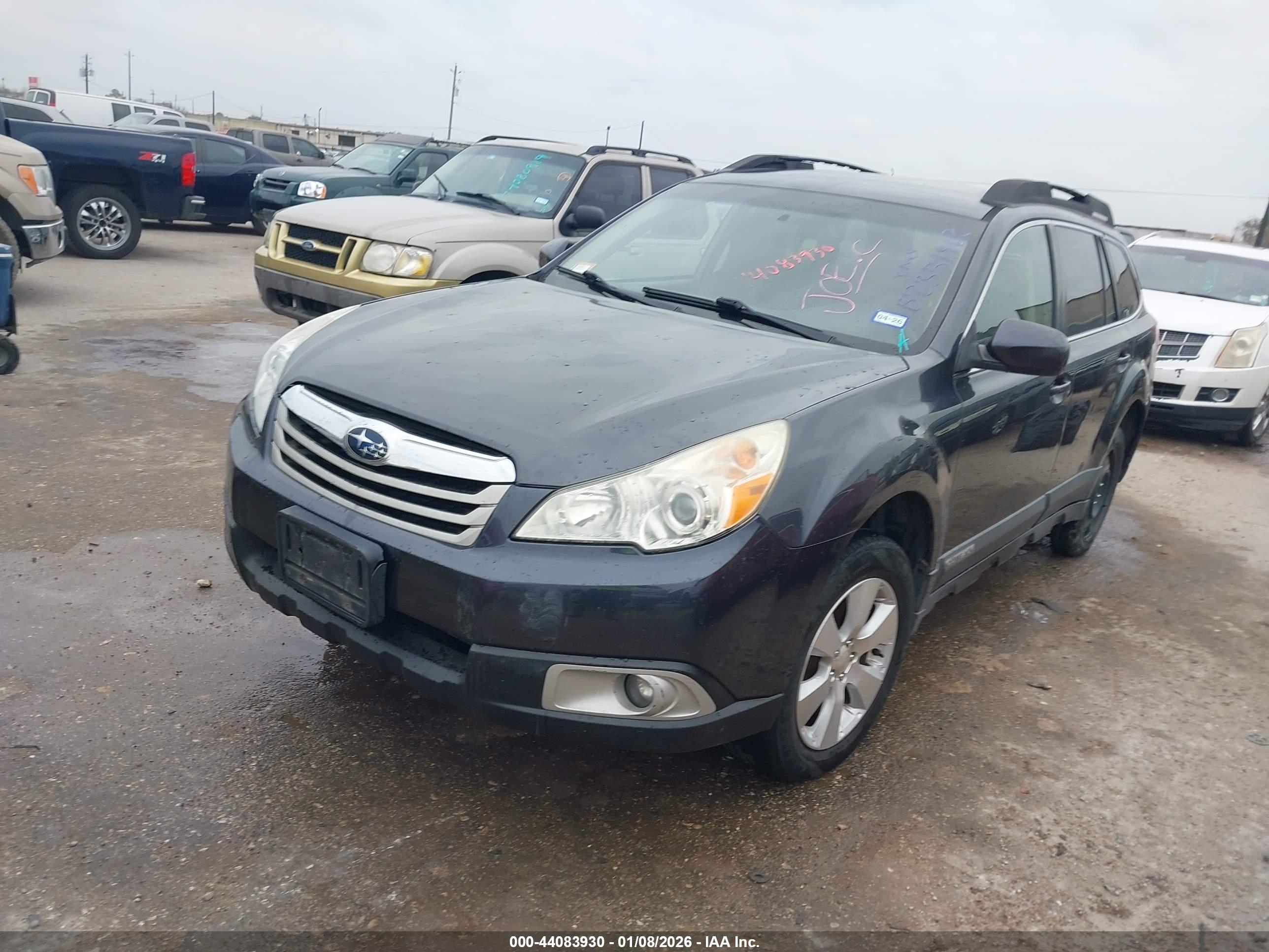 SUBARU OUTBACK image 2