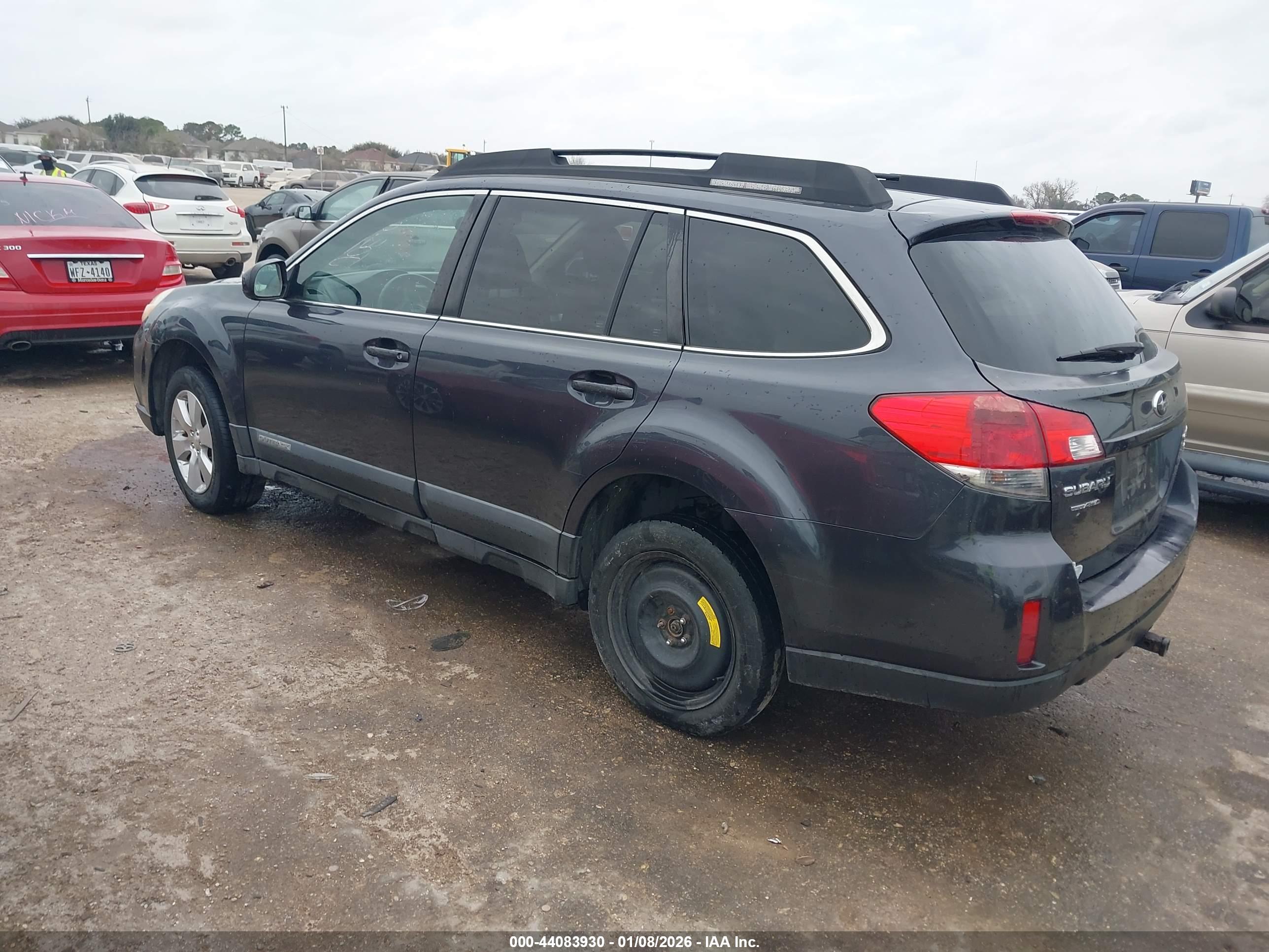 SUBARU OUTBACK image 3
