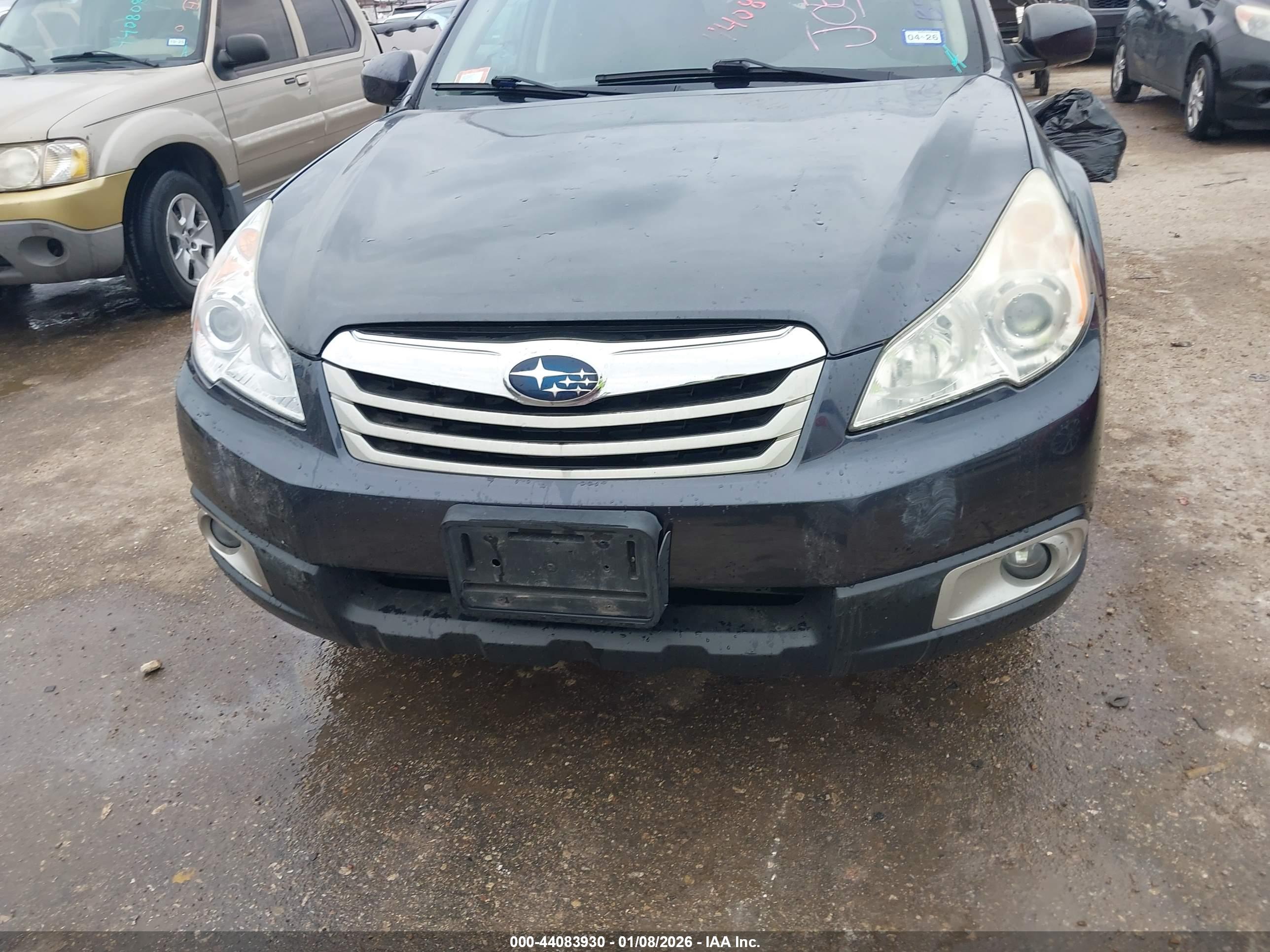 SUBARU OUTBACK image 6