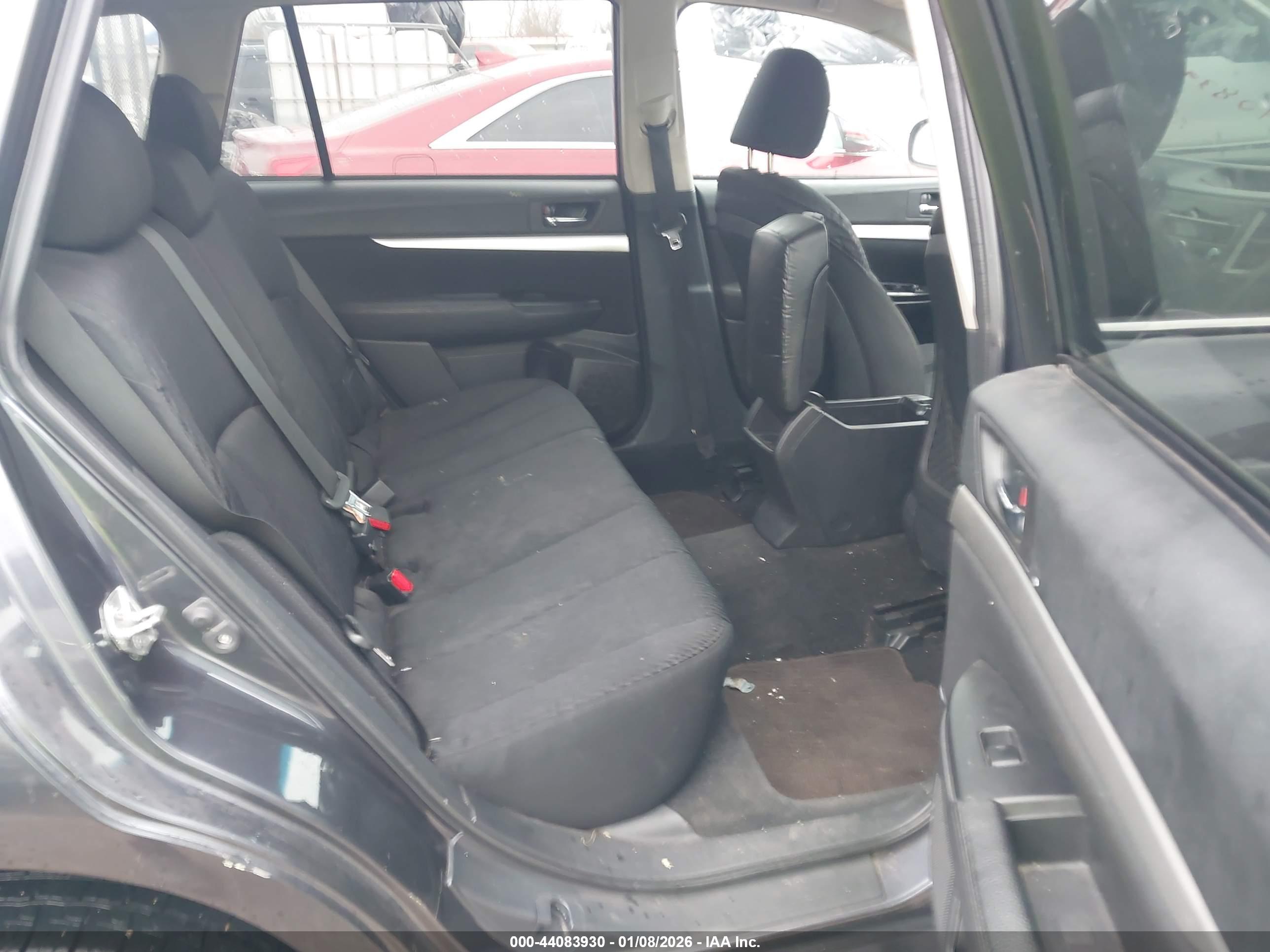 SUBARU OUTBACK image 8